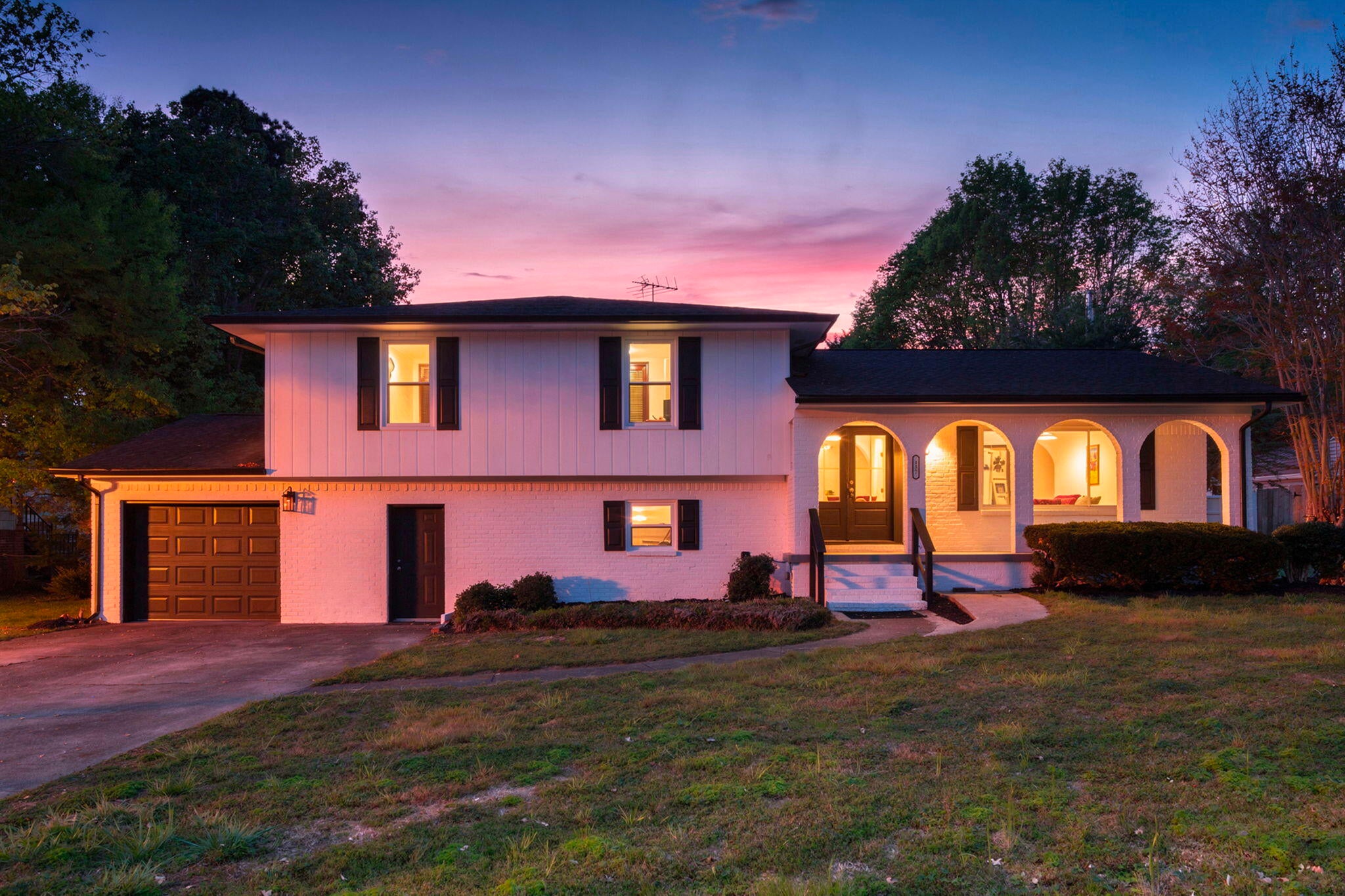 157 Mapleton Drive NW — photo