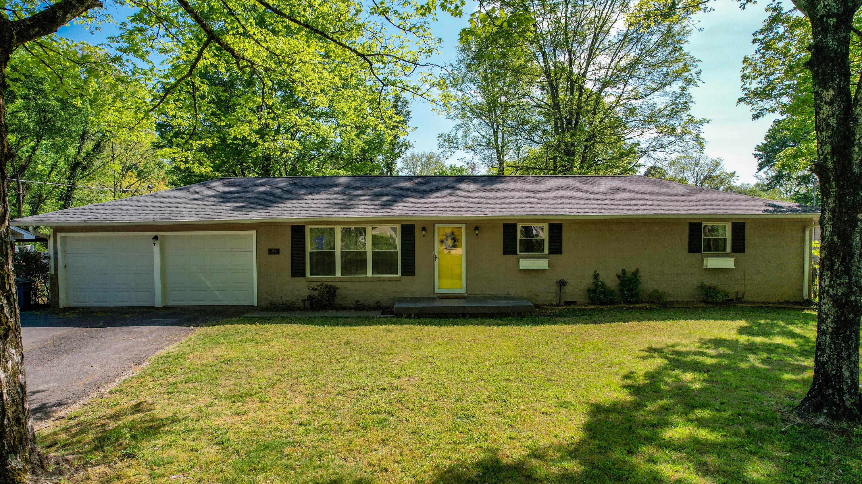 355 Mohawk Drive NW — photo