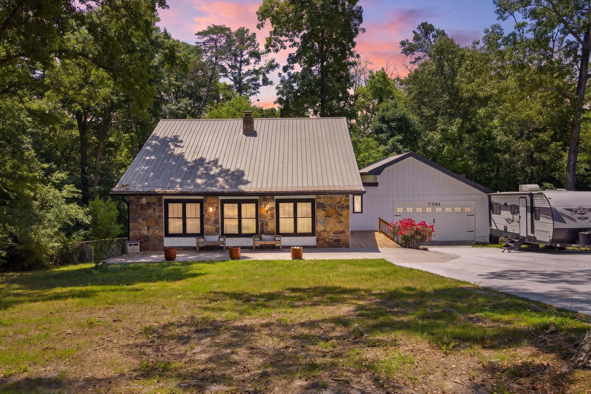 9204 Pine Ridge Road — photo