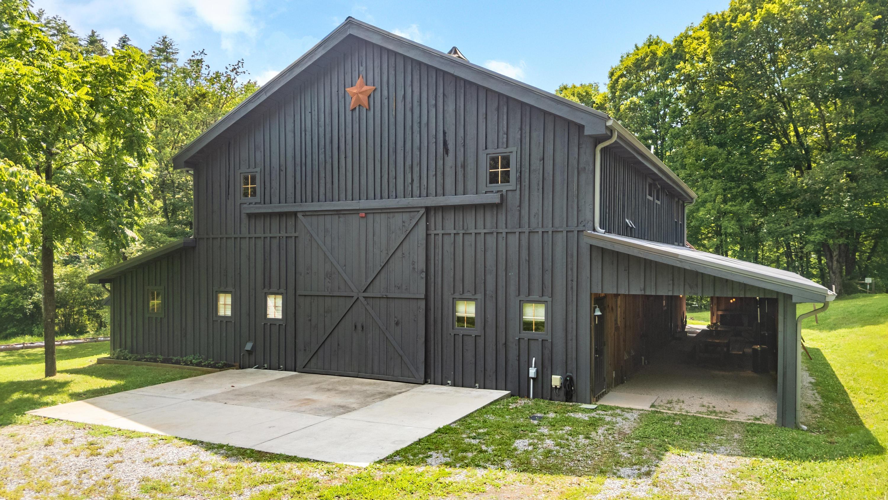 118 Price Road — photo