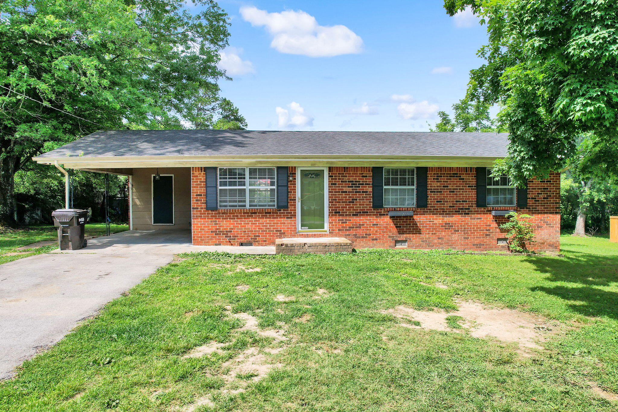 1822 Greendale Drive NE — photo