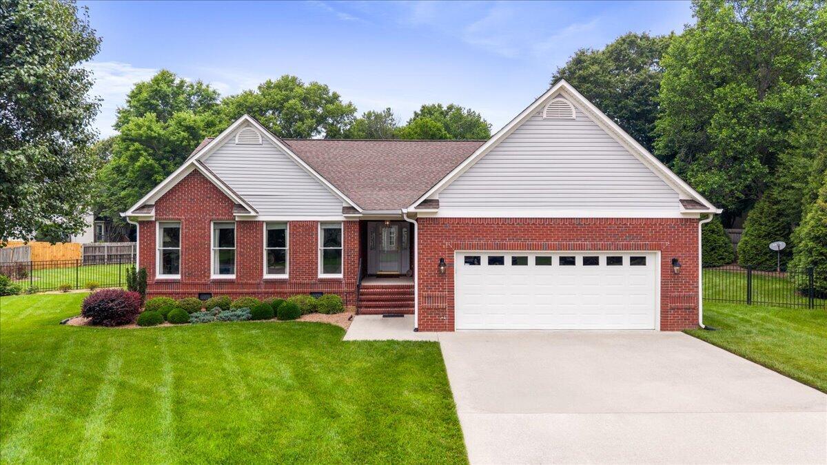 121 Park Creek Drive NW — photo