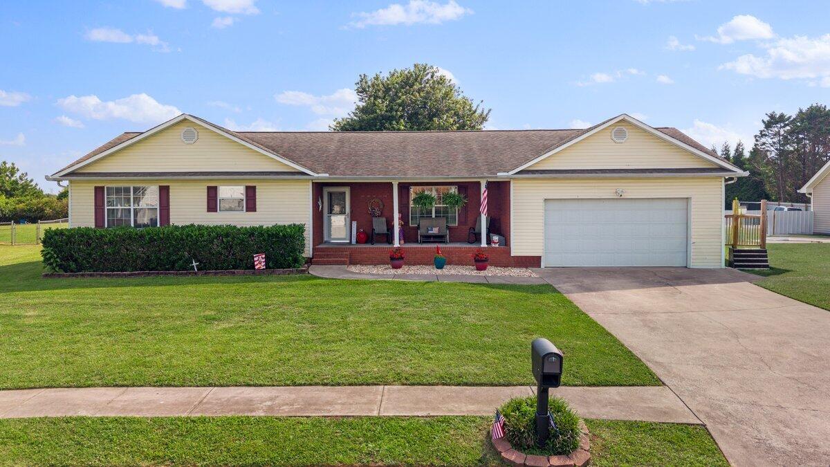 112 Mulberry Lane NE — photo