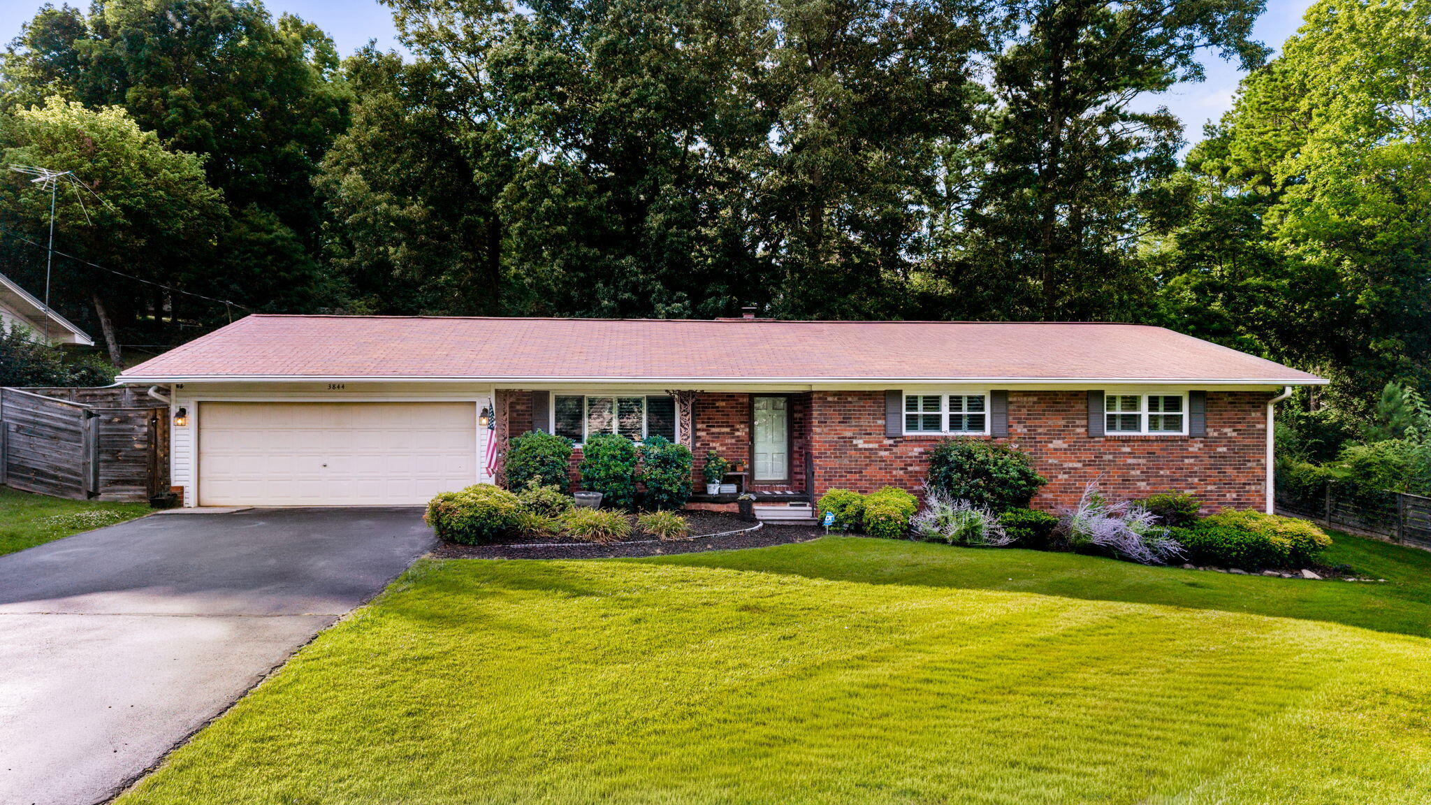 3844 Woodcrest Circle NW — photo