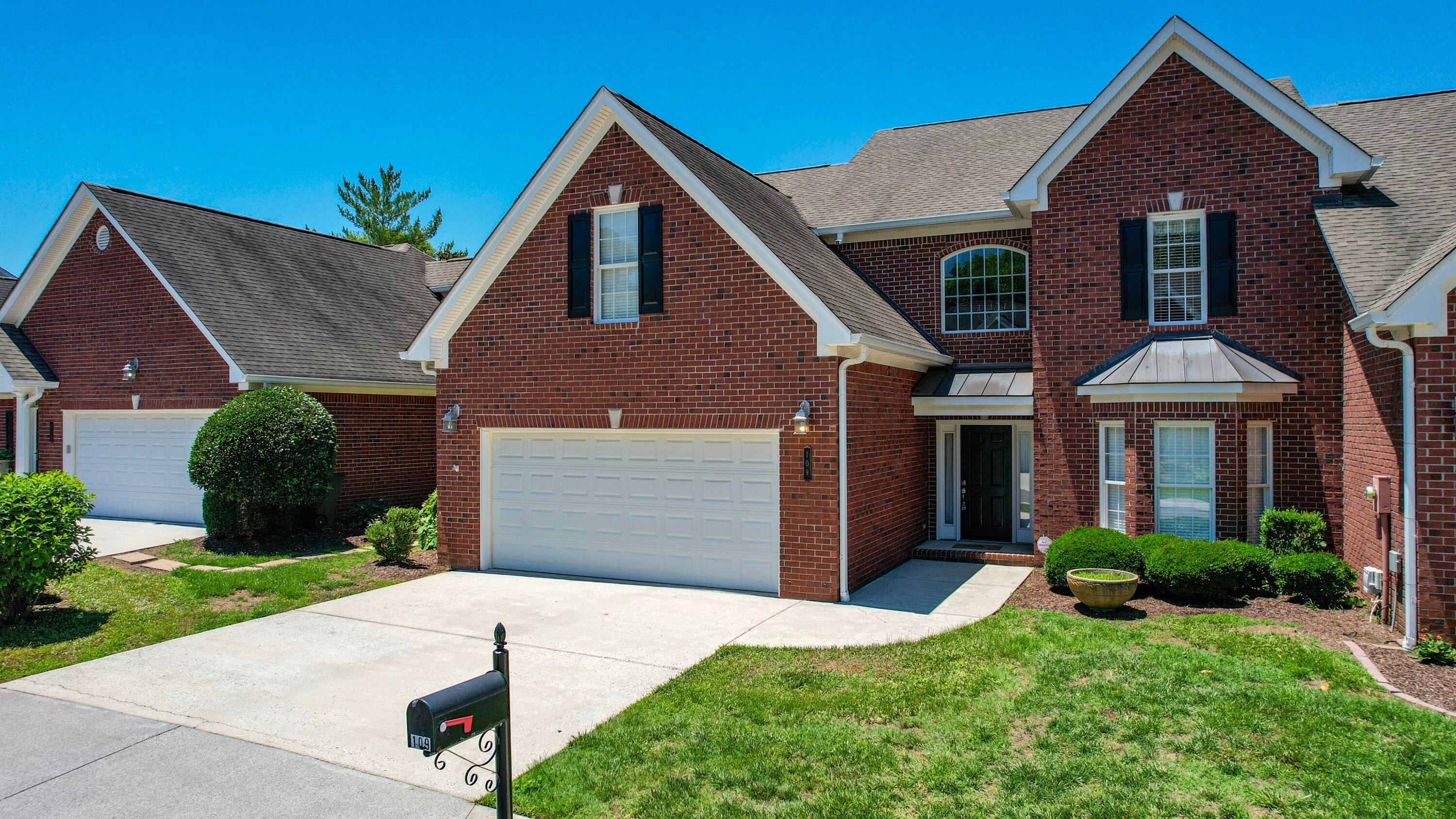 109 Overbriar Drive NW — photo