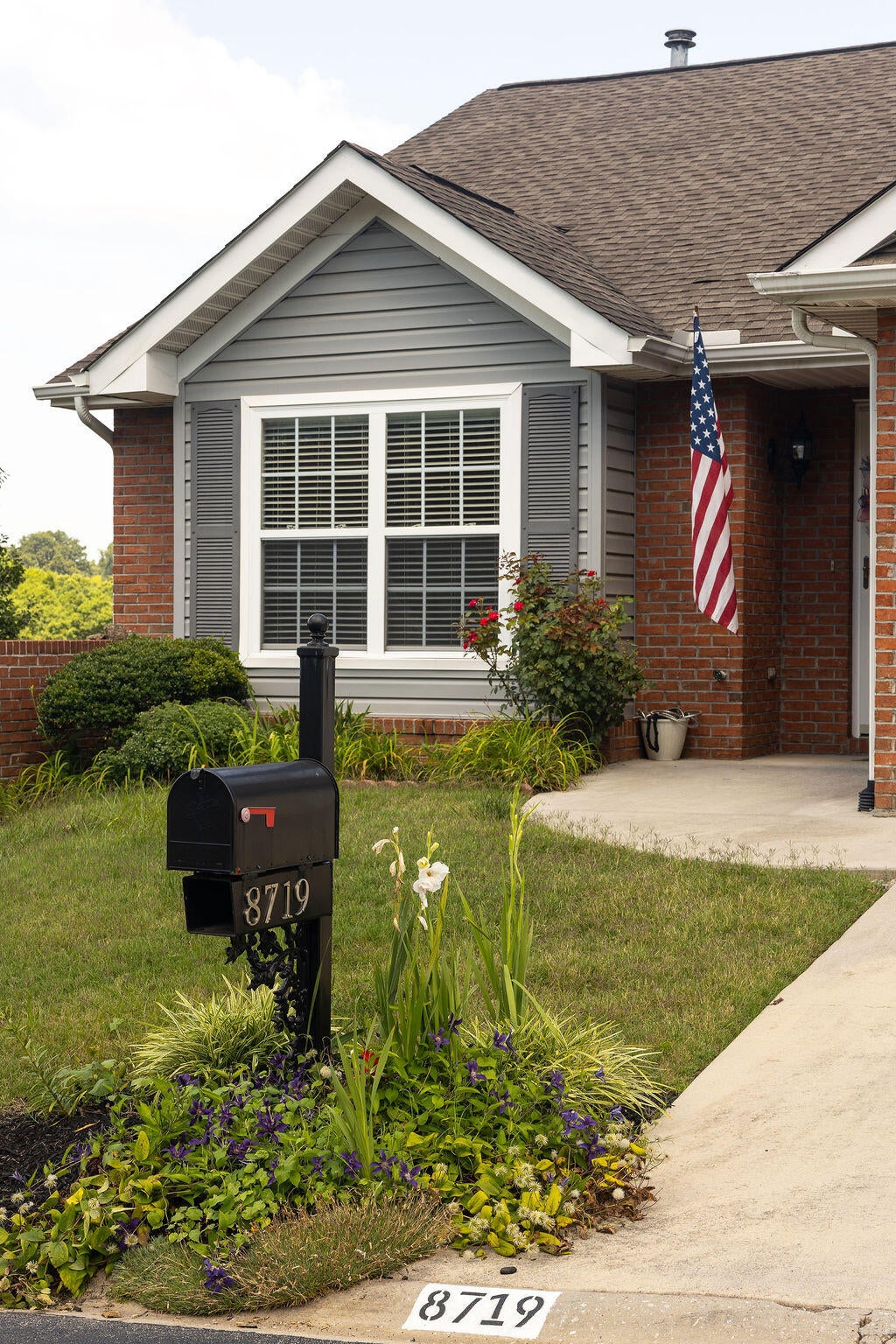 8719 Carriage House Way — photo