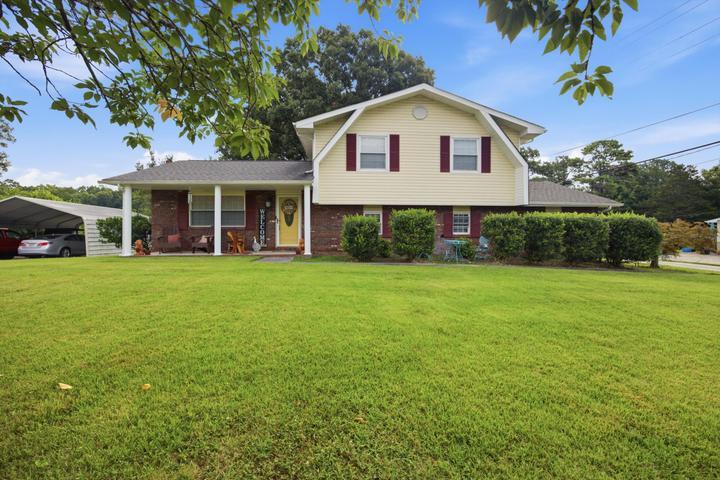 20 Brownwood Circle — photo