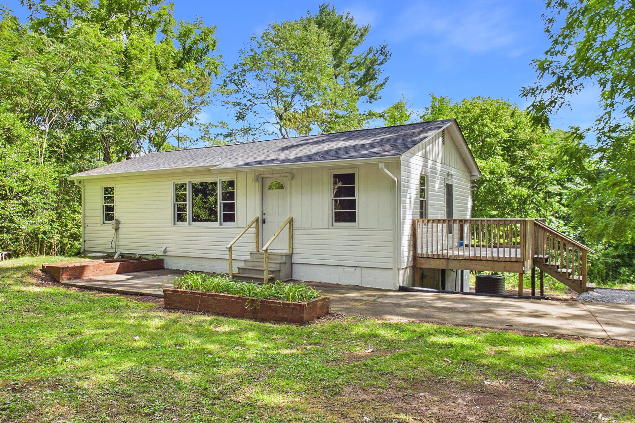 822 Ivory Road, Athens, TN 37303