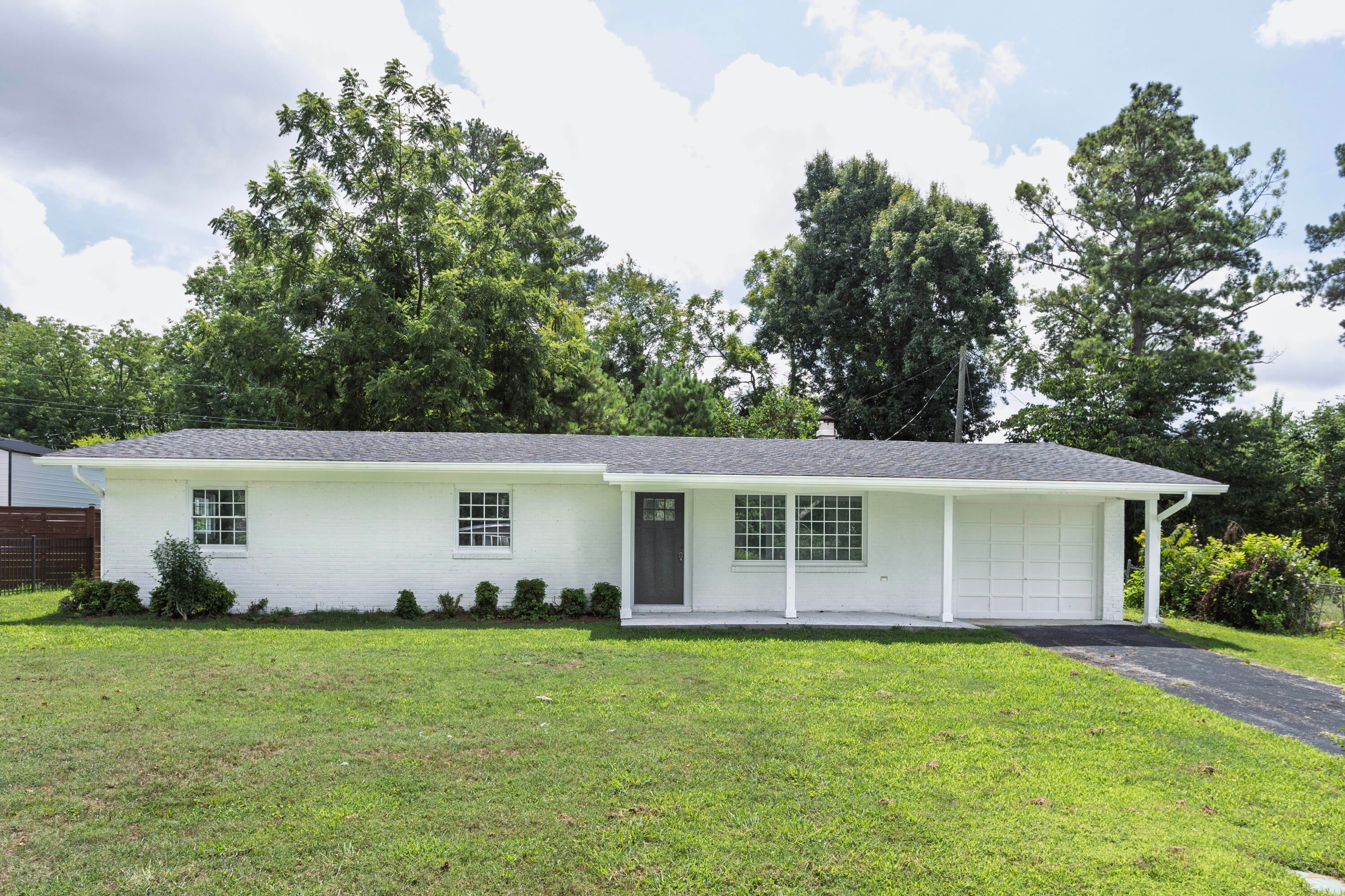 1606 Redwood Drive — photo
