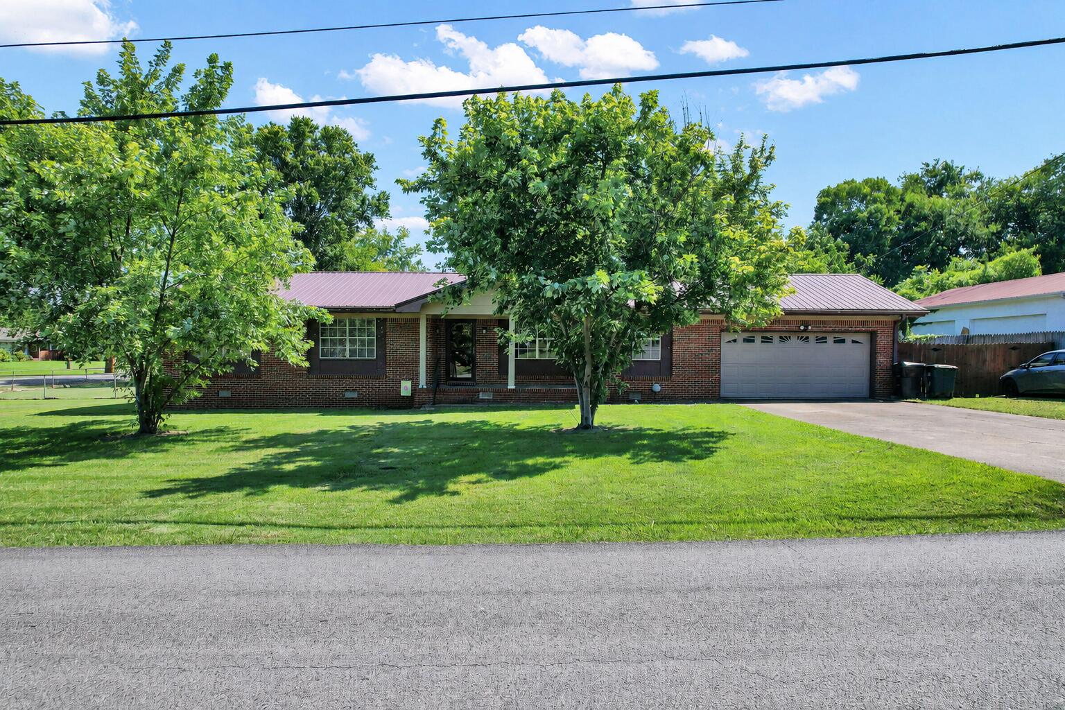2805 Lilac Drive NW — photo