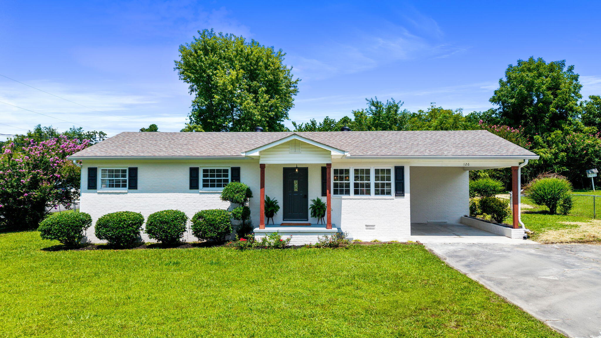 126 Lakeview Drive SE — photo