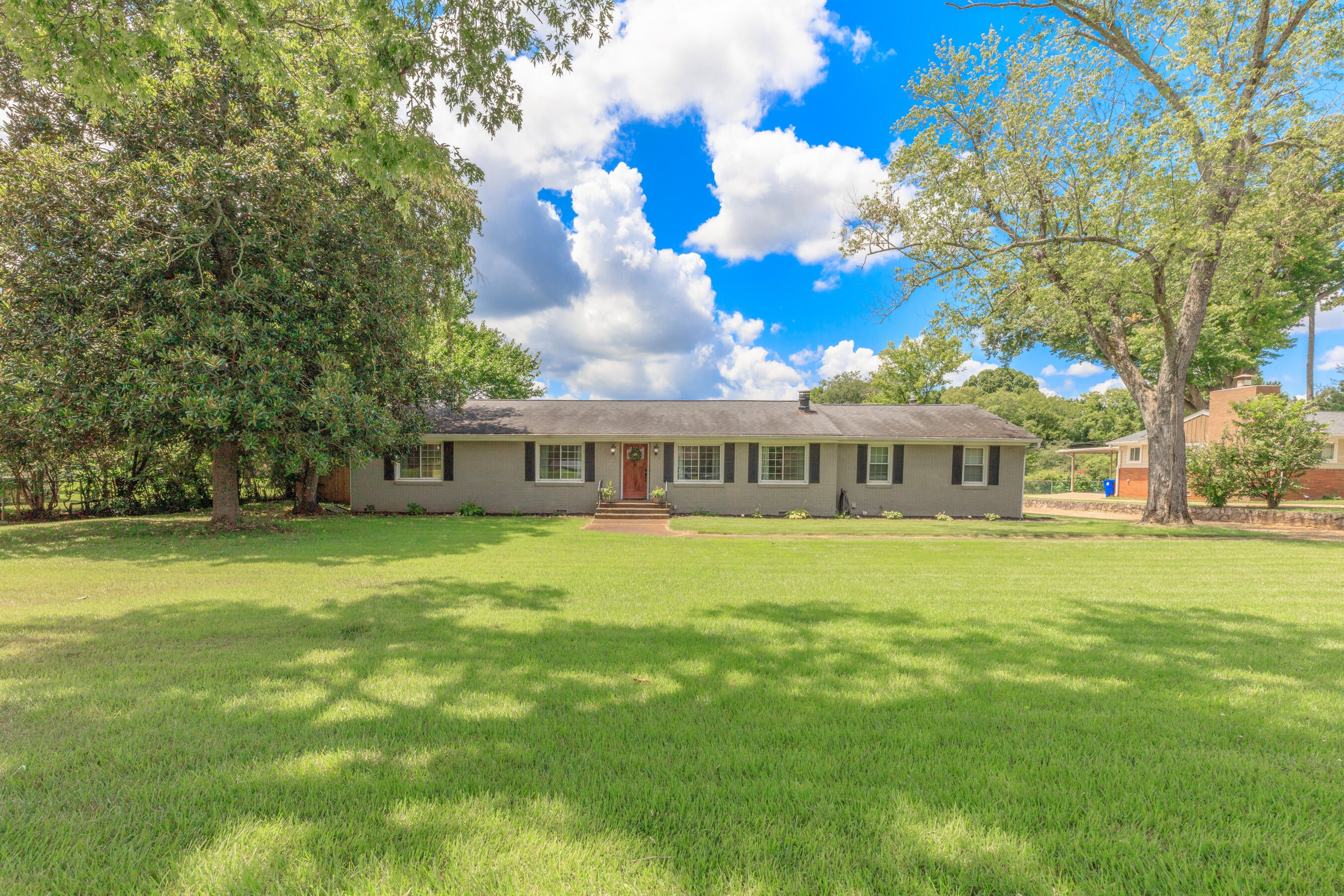 6908 Hickory View Lane — photo