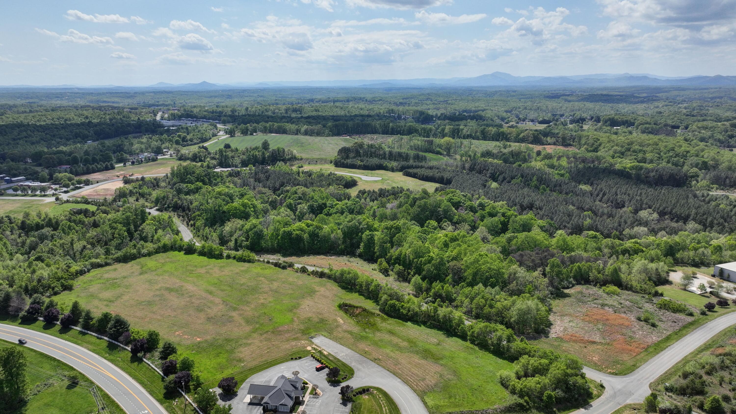 Home in Moneta, VA 24121 — photo 3