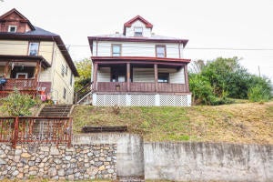 626 Tazewell Ave SE — photo