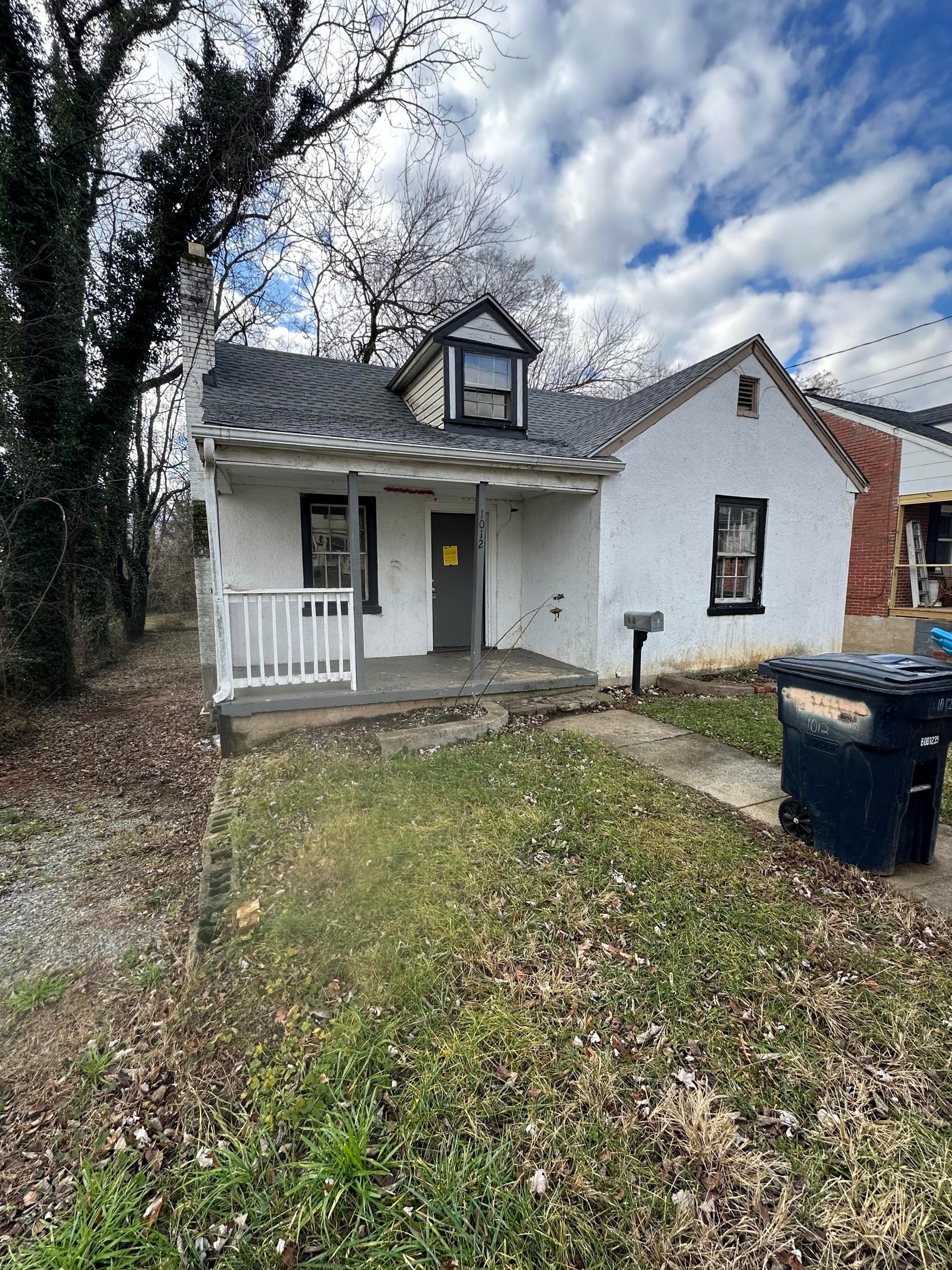 1012 Hunt Ave NW — photo