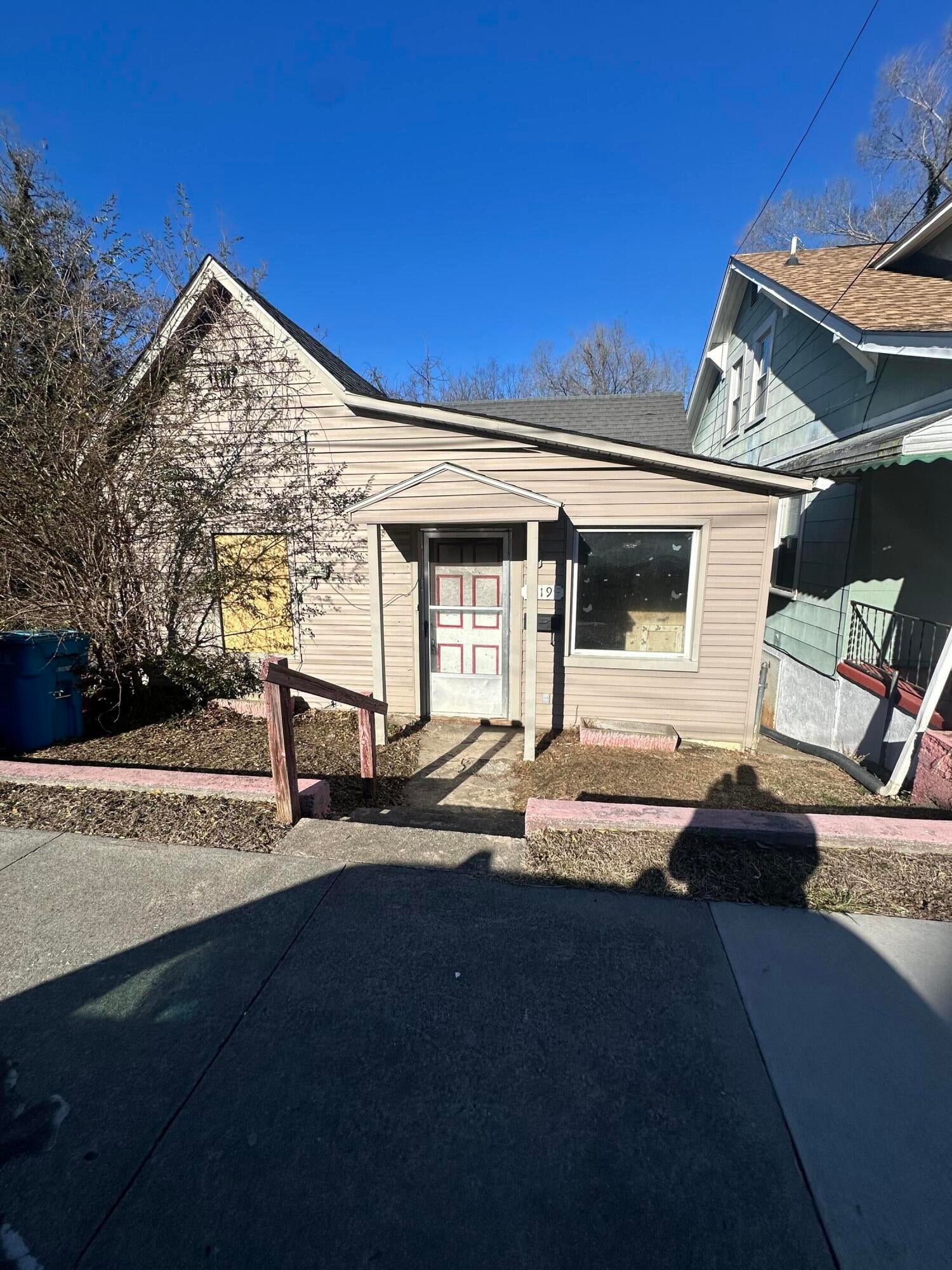 519 Rutherford Ave NW — photo