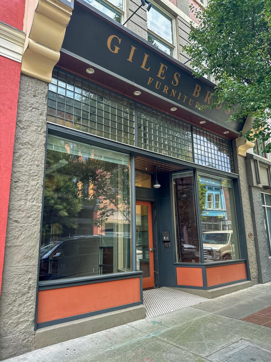 108 Campbell Ave SW — photo