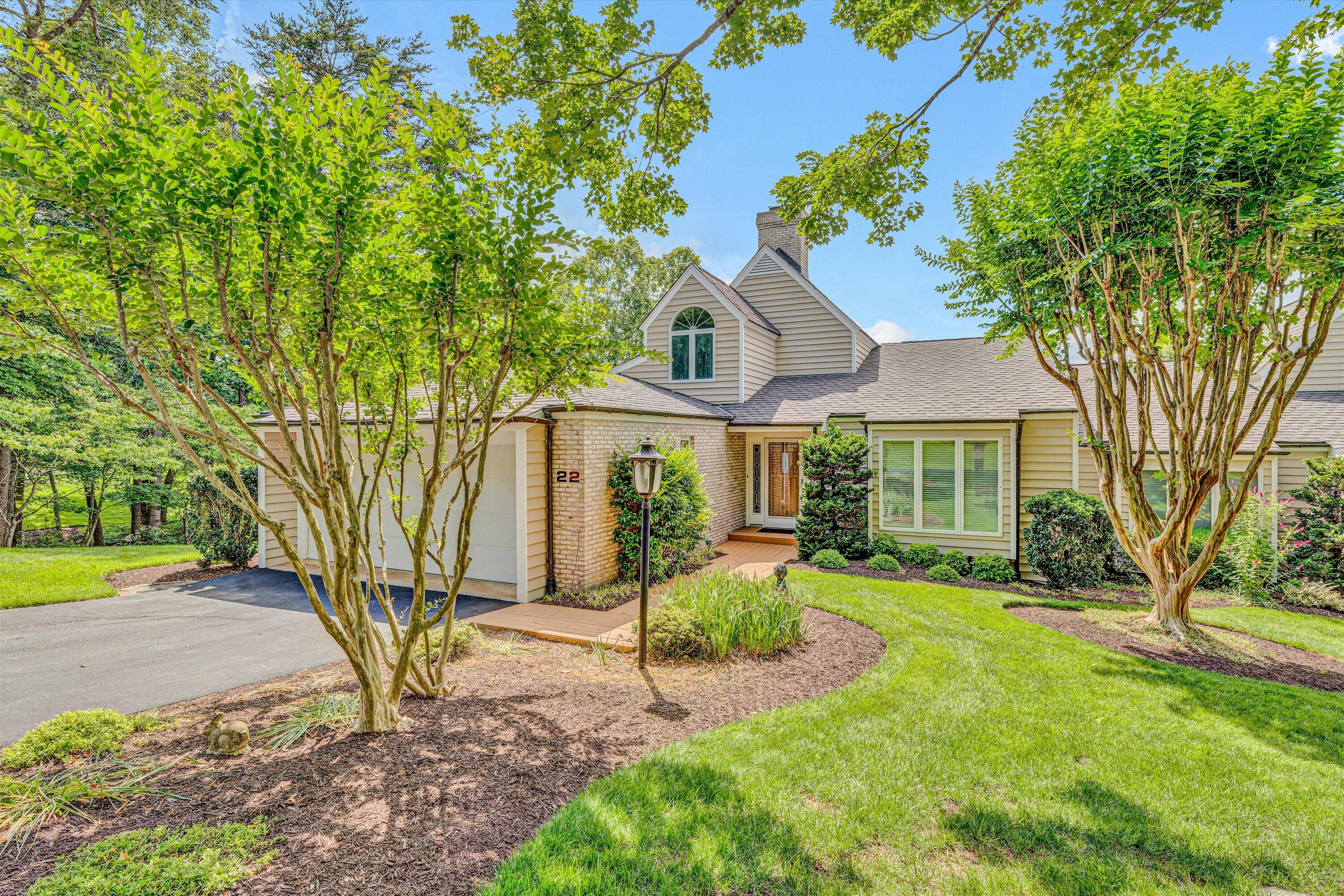 30 Island Green Cir — photo