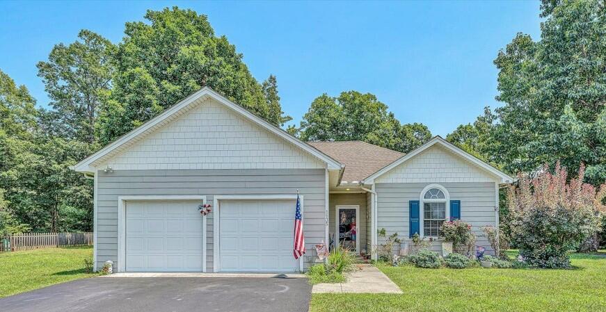1135 Joffrey Dr — photo