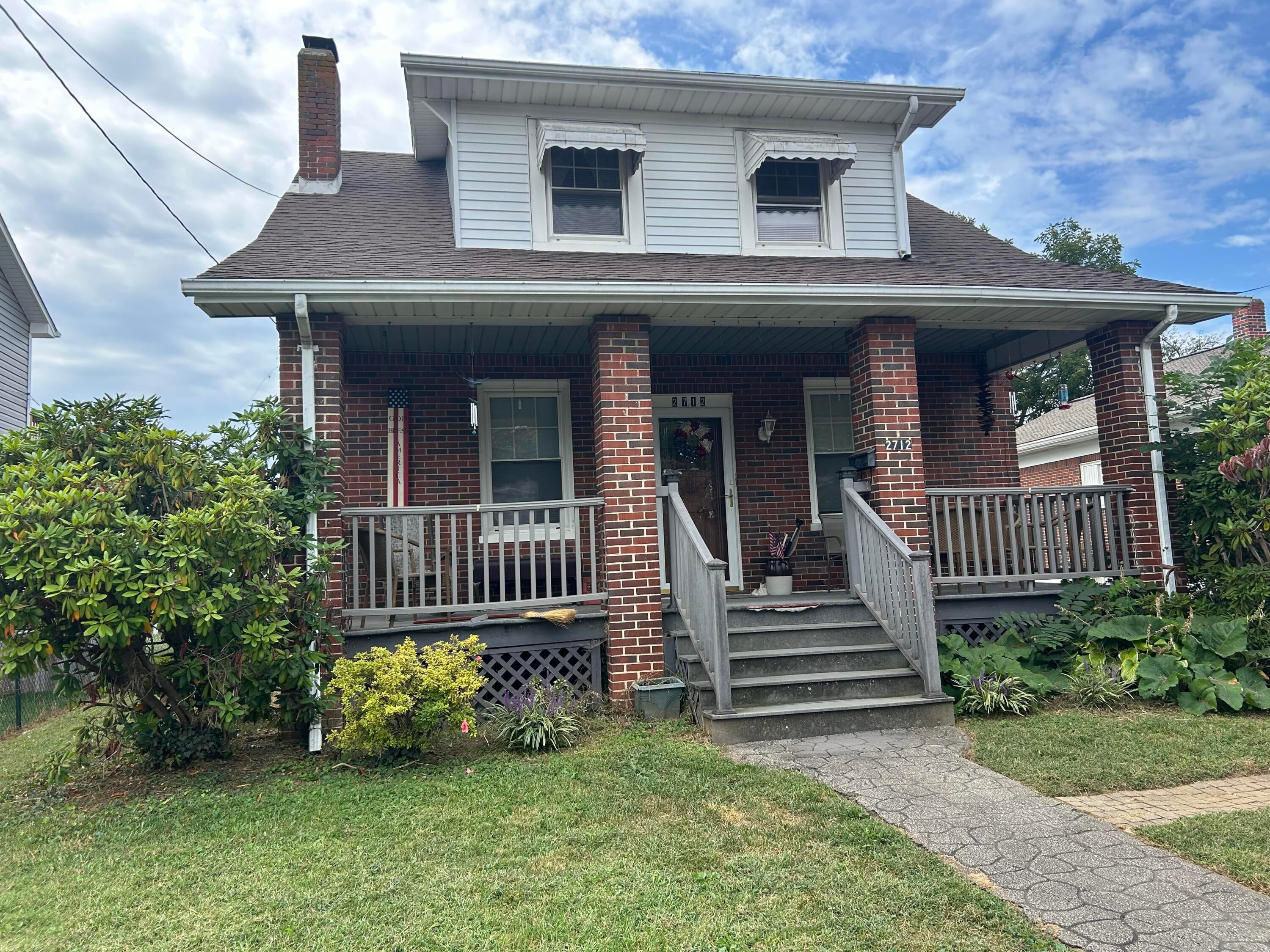 2712 Meadows St NW — photo