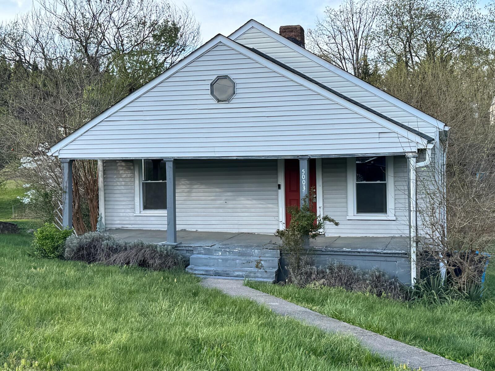 5003 Victoria St NW — photo