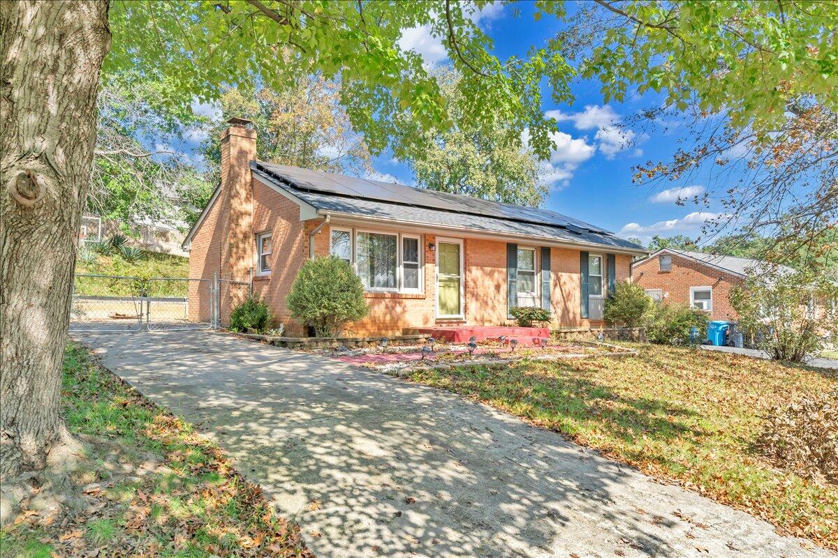 4758 Jacklin Dr NE — photo