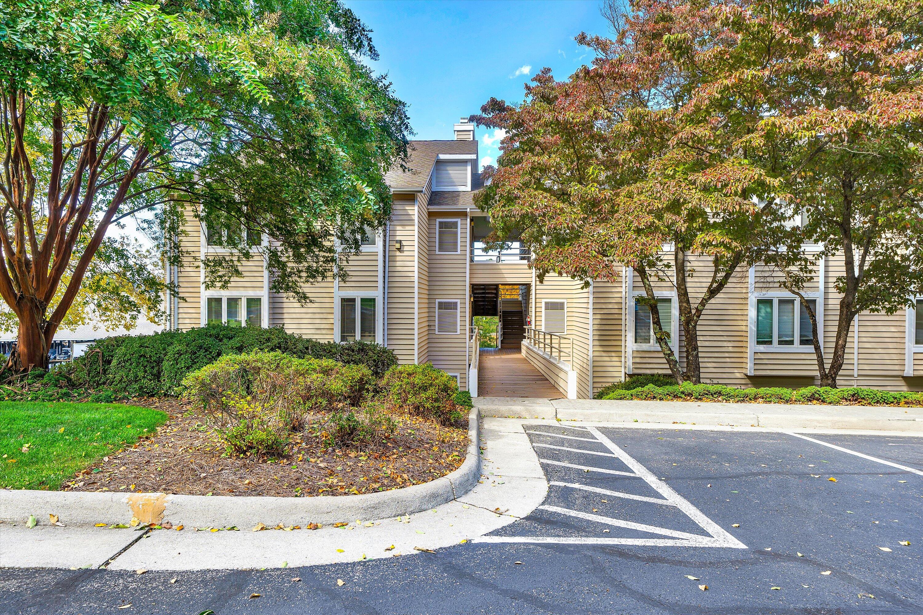 410 Marina Bay Dr 102 — photo