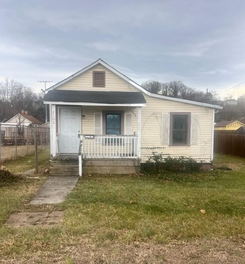 2106 Russell Ave SW — photo