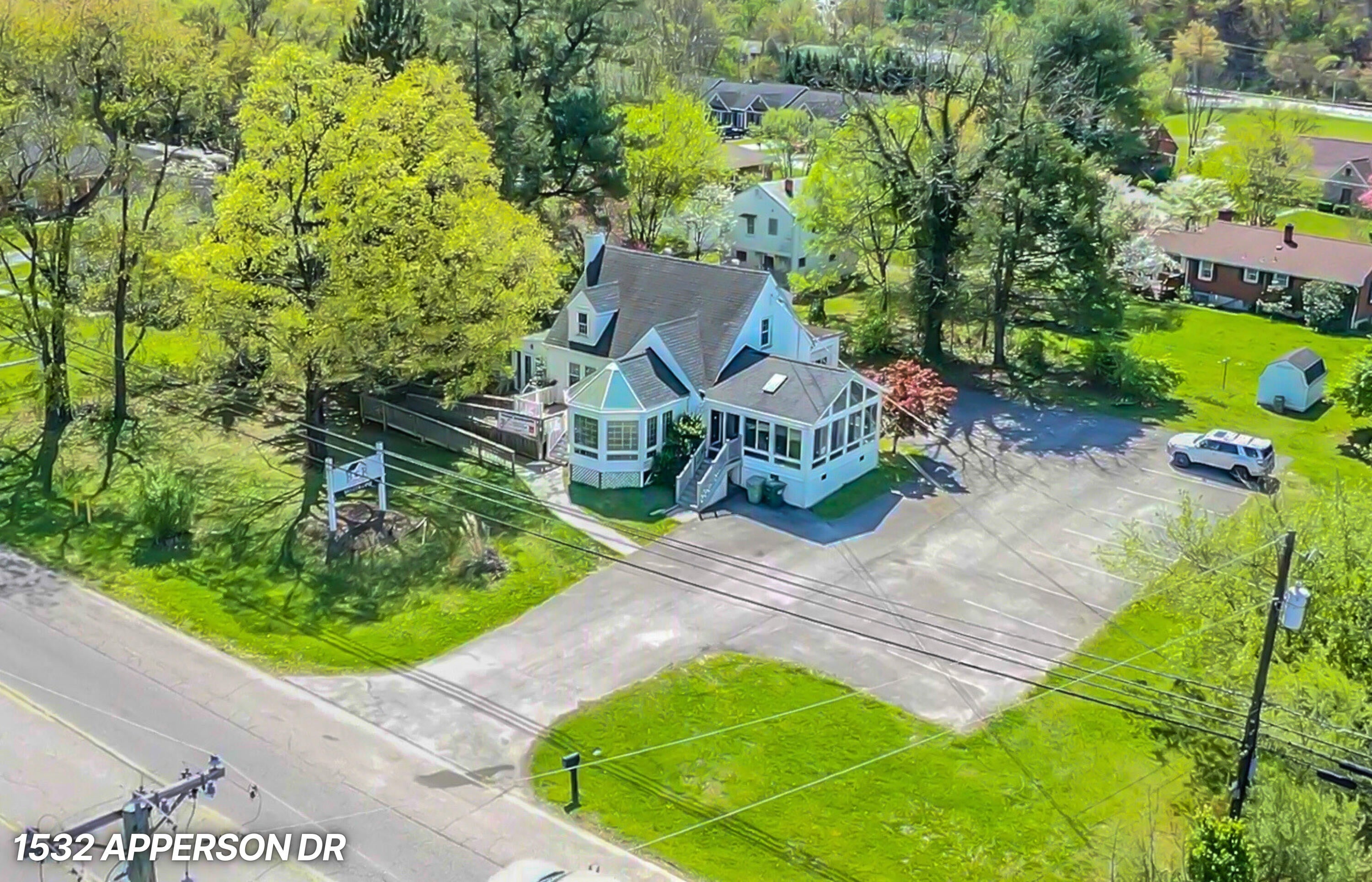 1532 Apperson Dr — photo