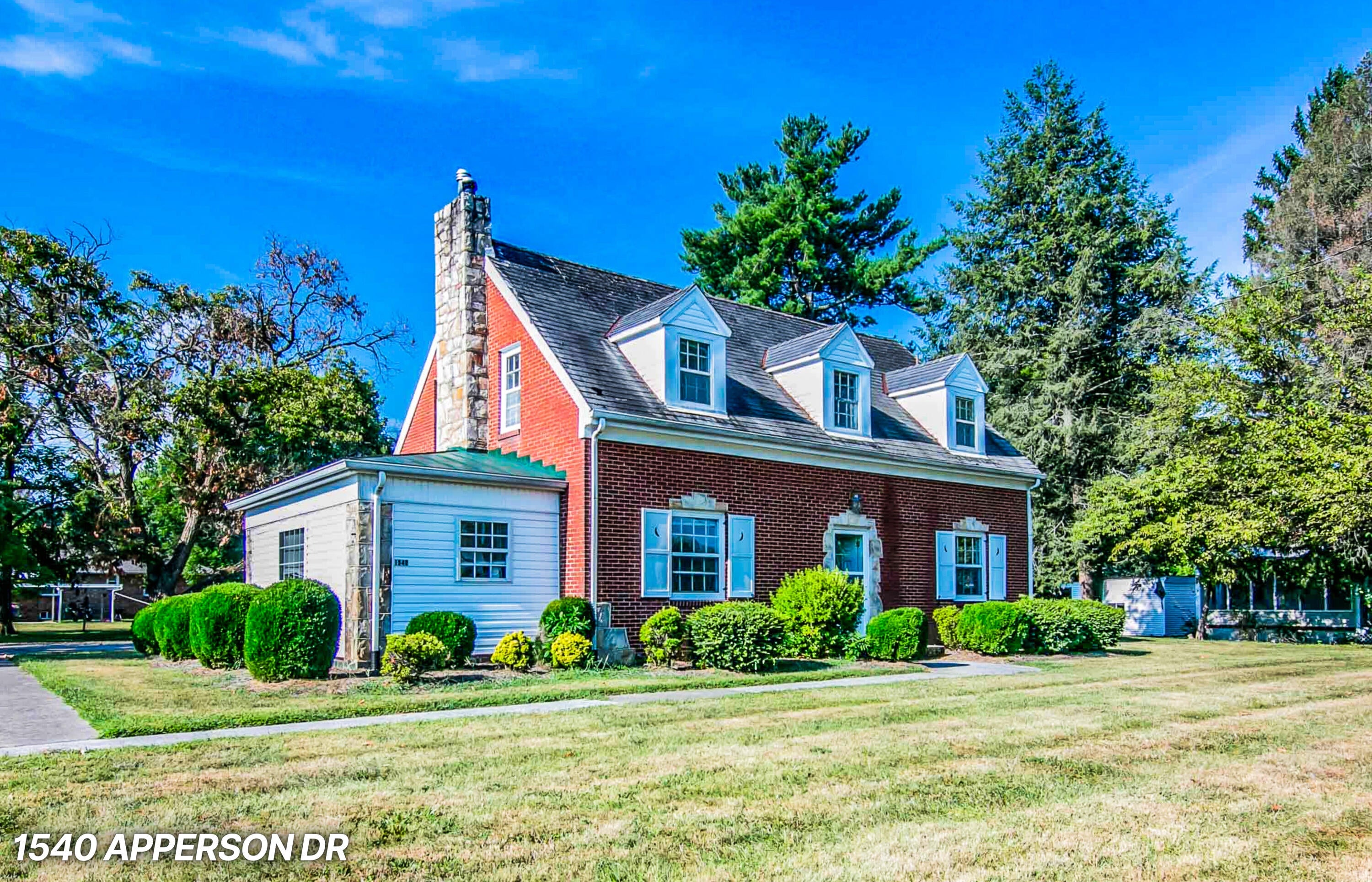 1540 Apperson Dr — photo