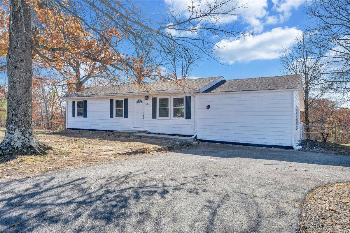 505 Ridge RD, Troutville, VA 24175
