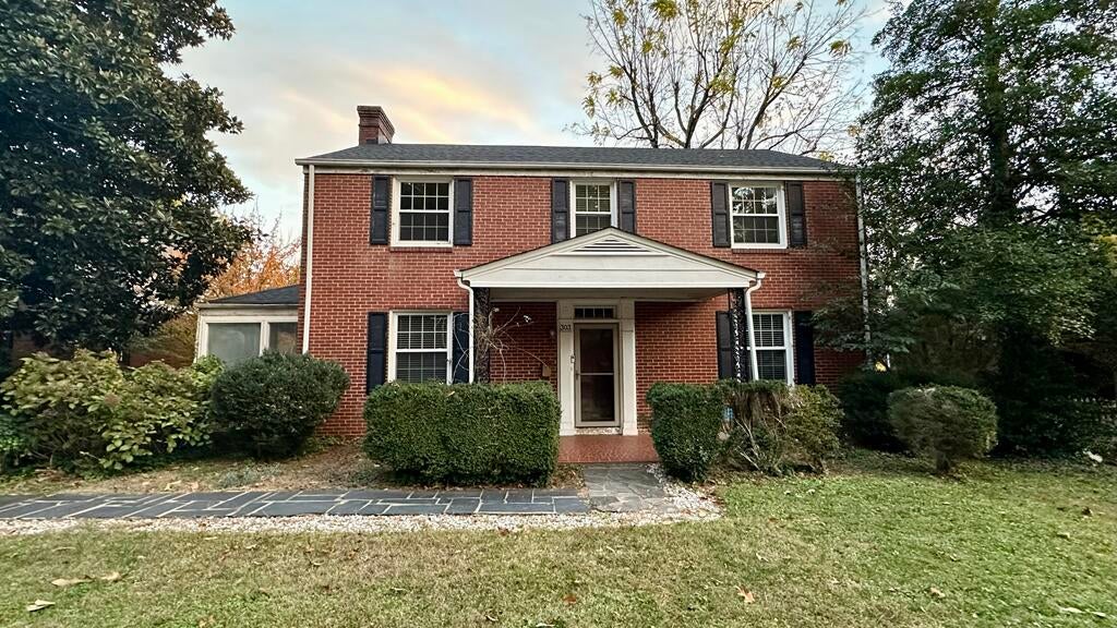 303 Rives Rd — photo