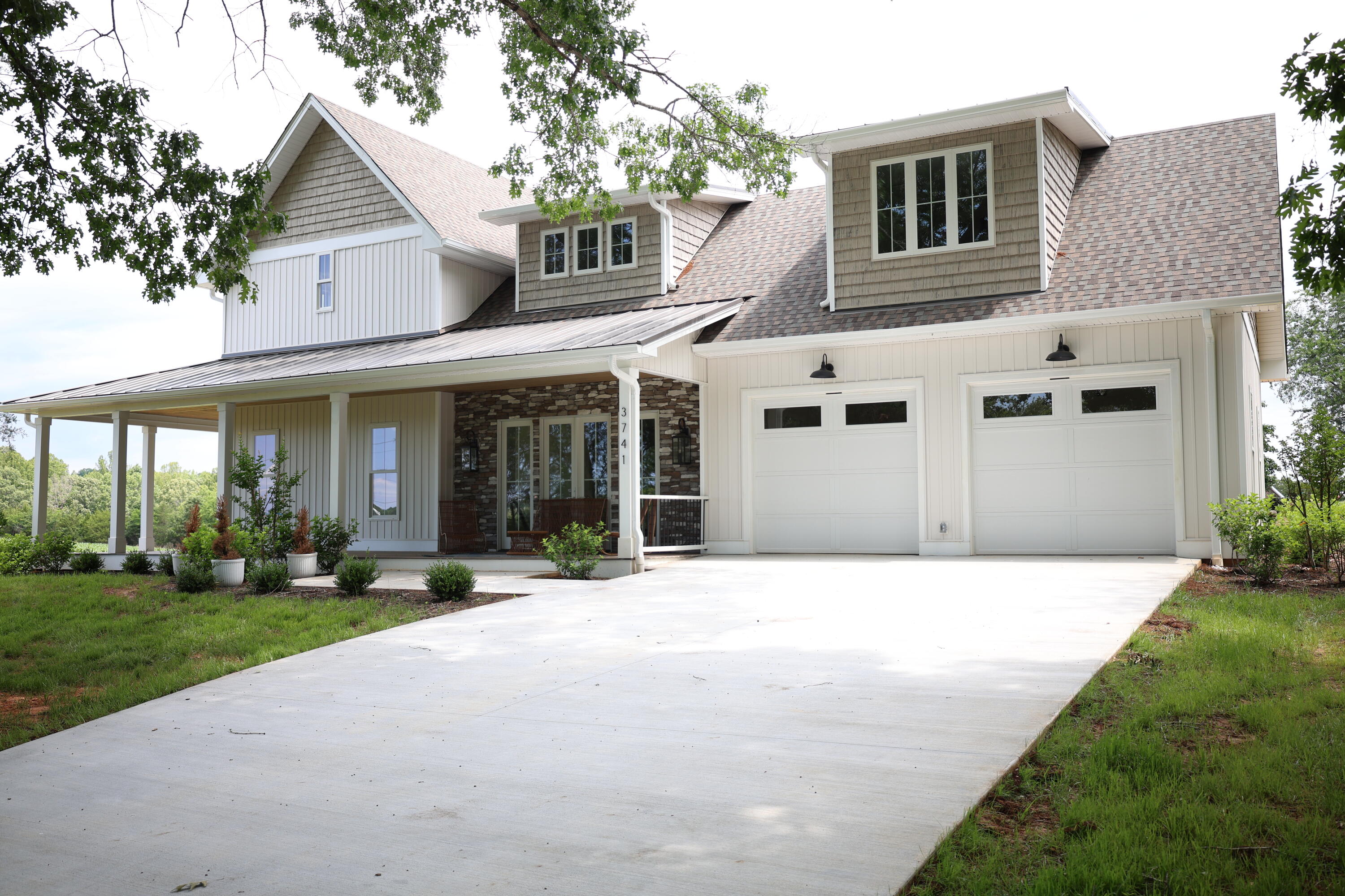 3741 Lowry Rd — photo