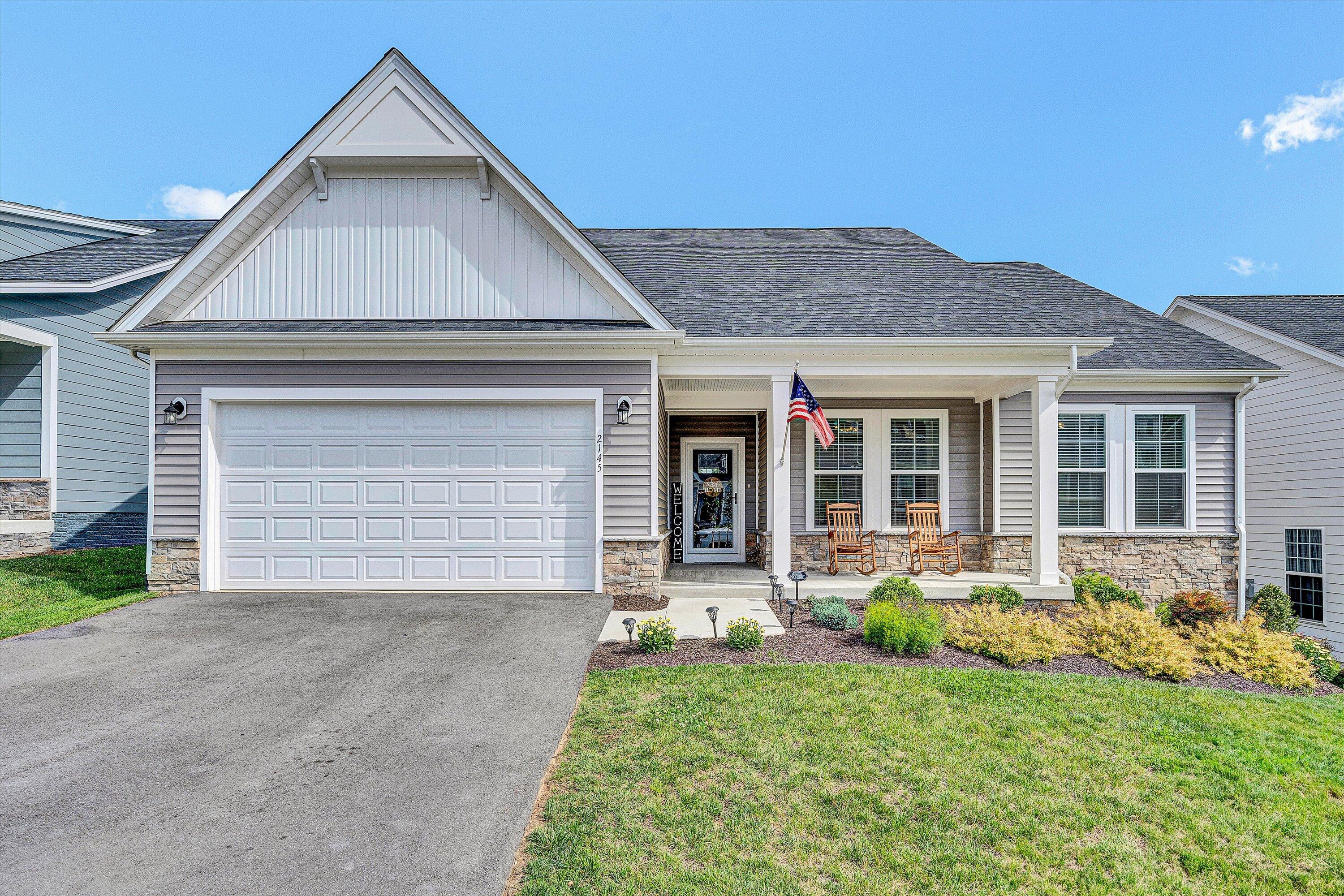 2145 Kings Walk Dr — photo
