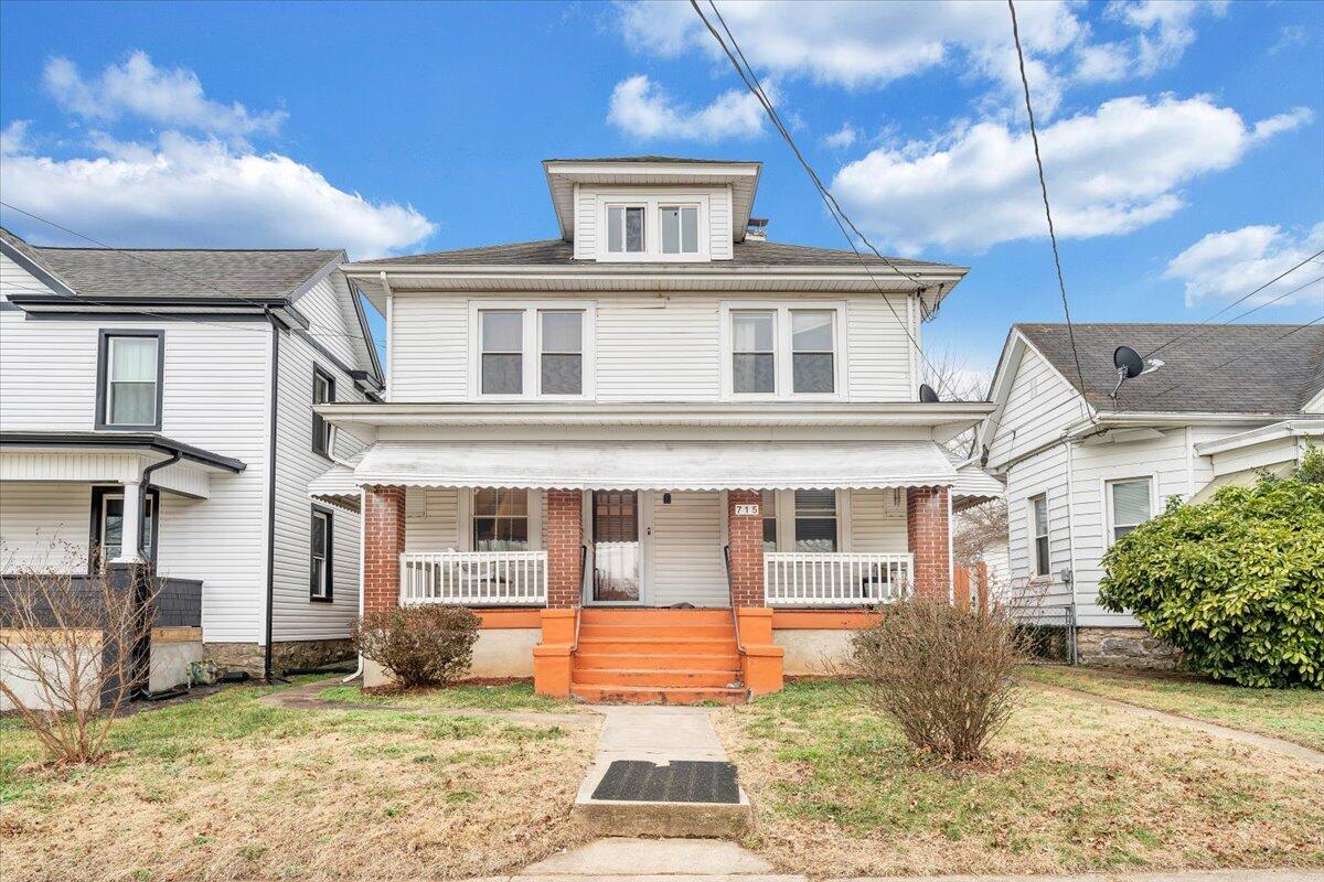 715 Highland Ave SE — photo