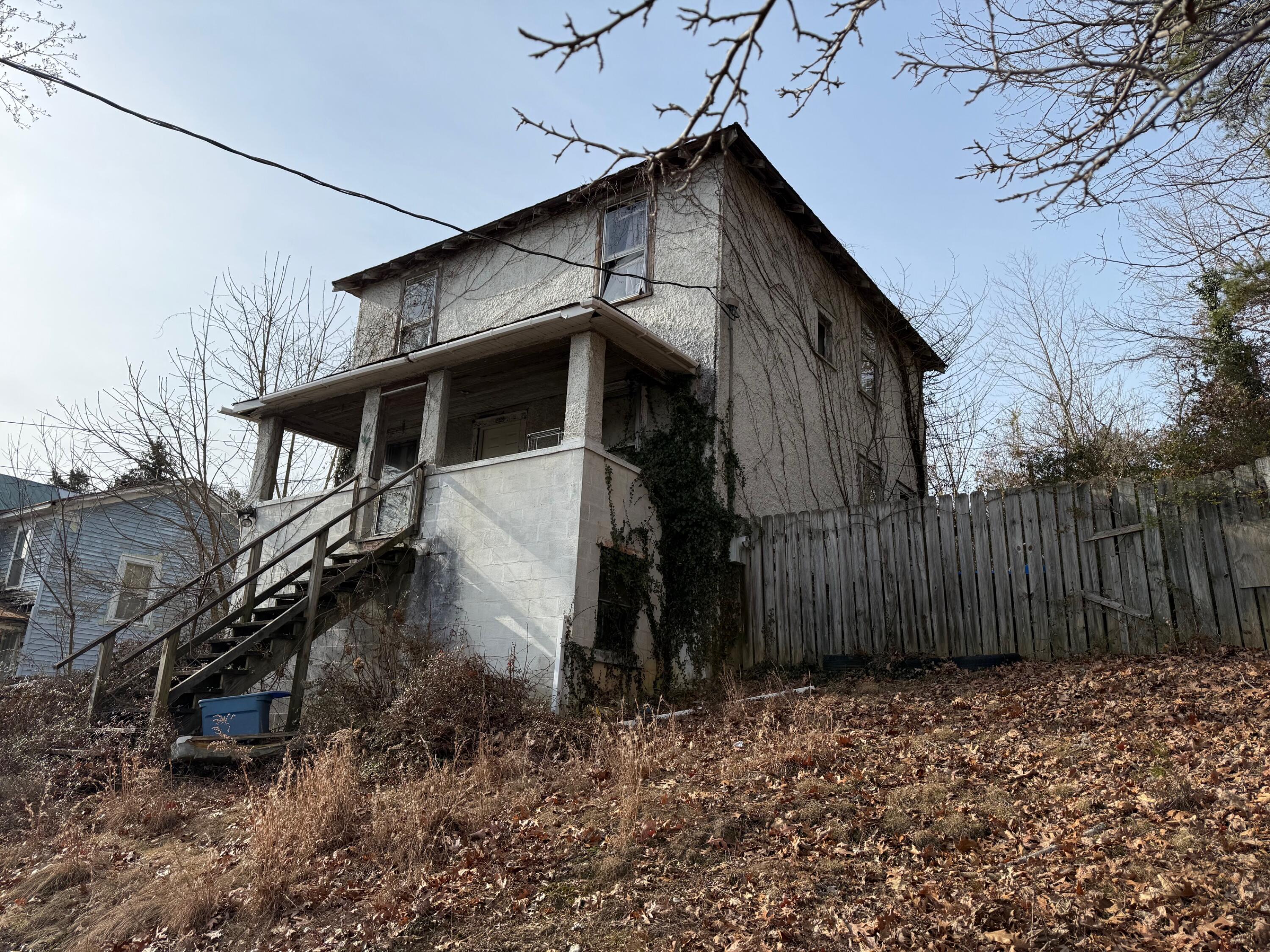 829 Brussels Ave — photo