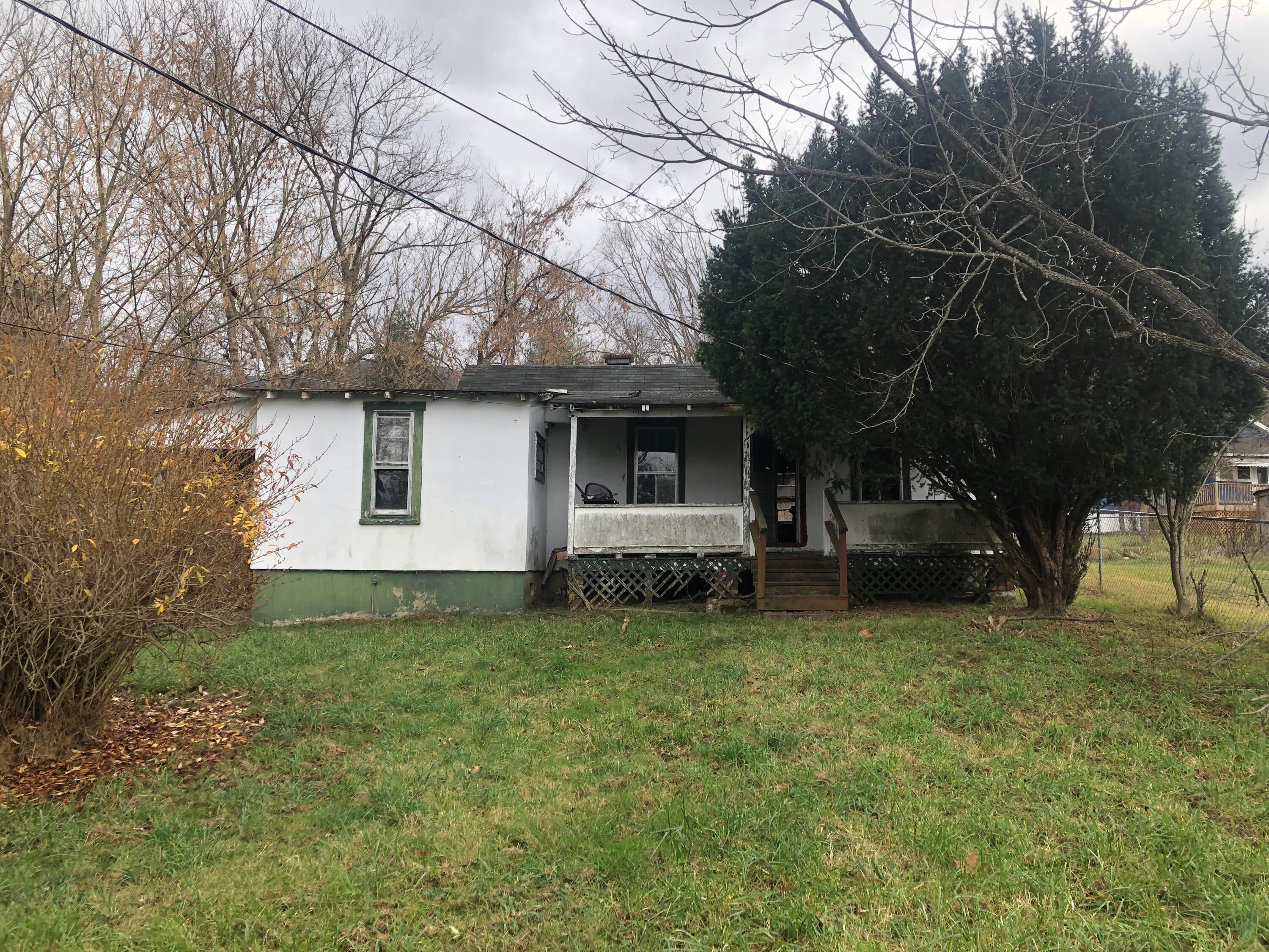 211 E Marshall ST, Covington, VA 24426 — photo 3
