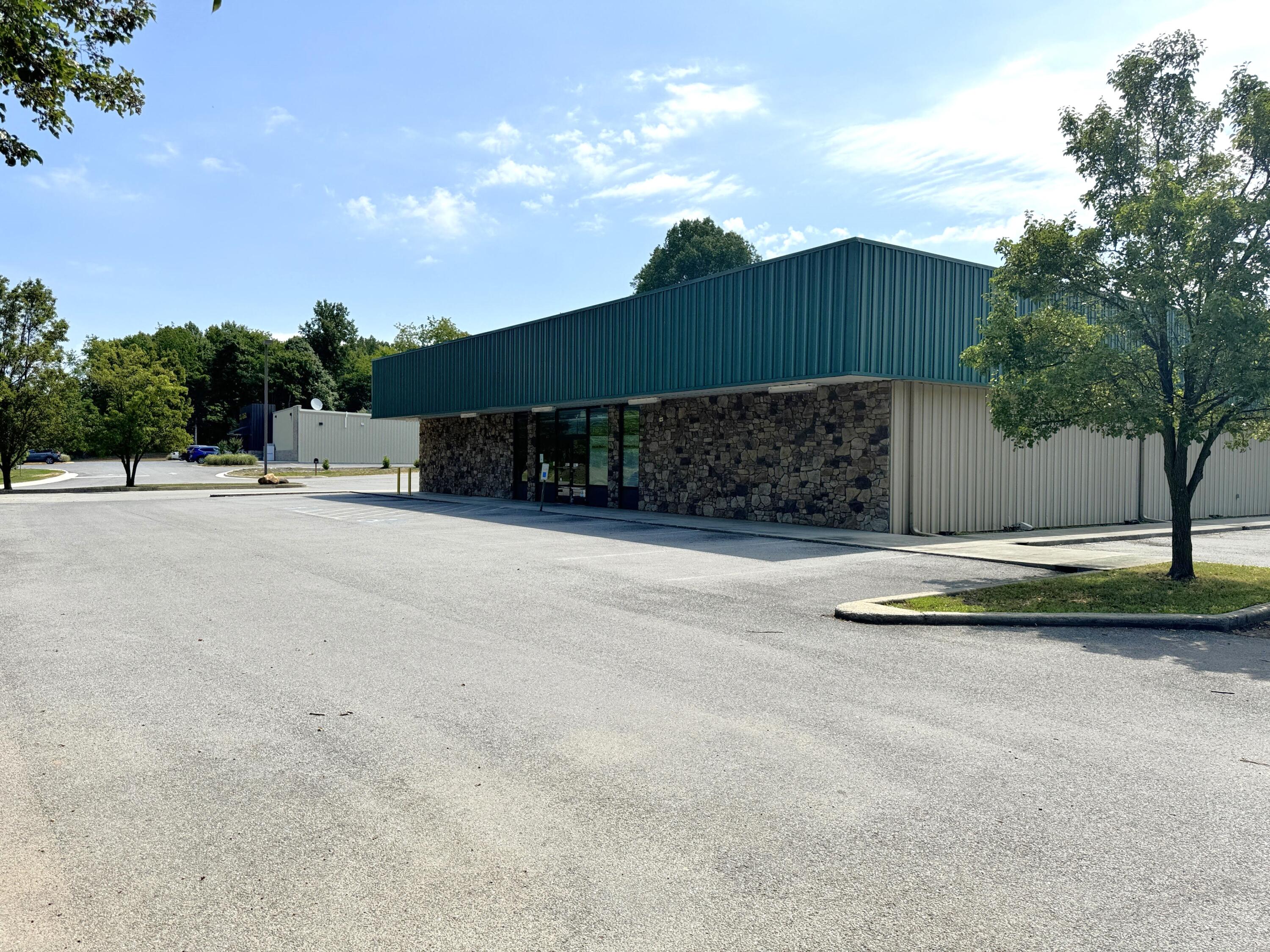 17720 Main St — photo