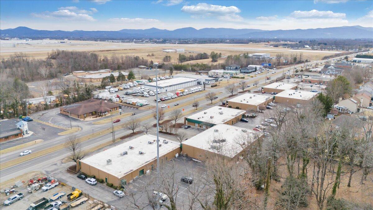 5330 Peters Creek Rd 5306-5346 — photo