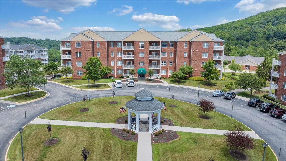 4444 Pheasant Ridge RD SW #405, Roanoke, VA 24014