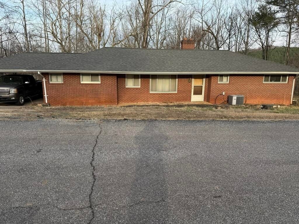 213 Merriman Rd — photo