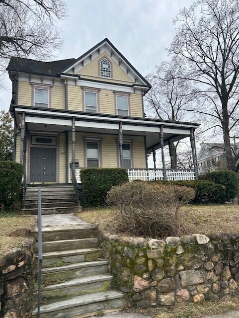 328 Mountain Ave SW — photo