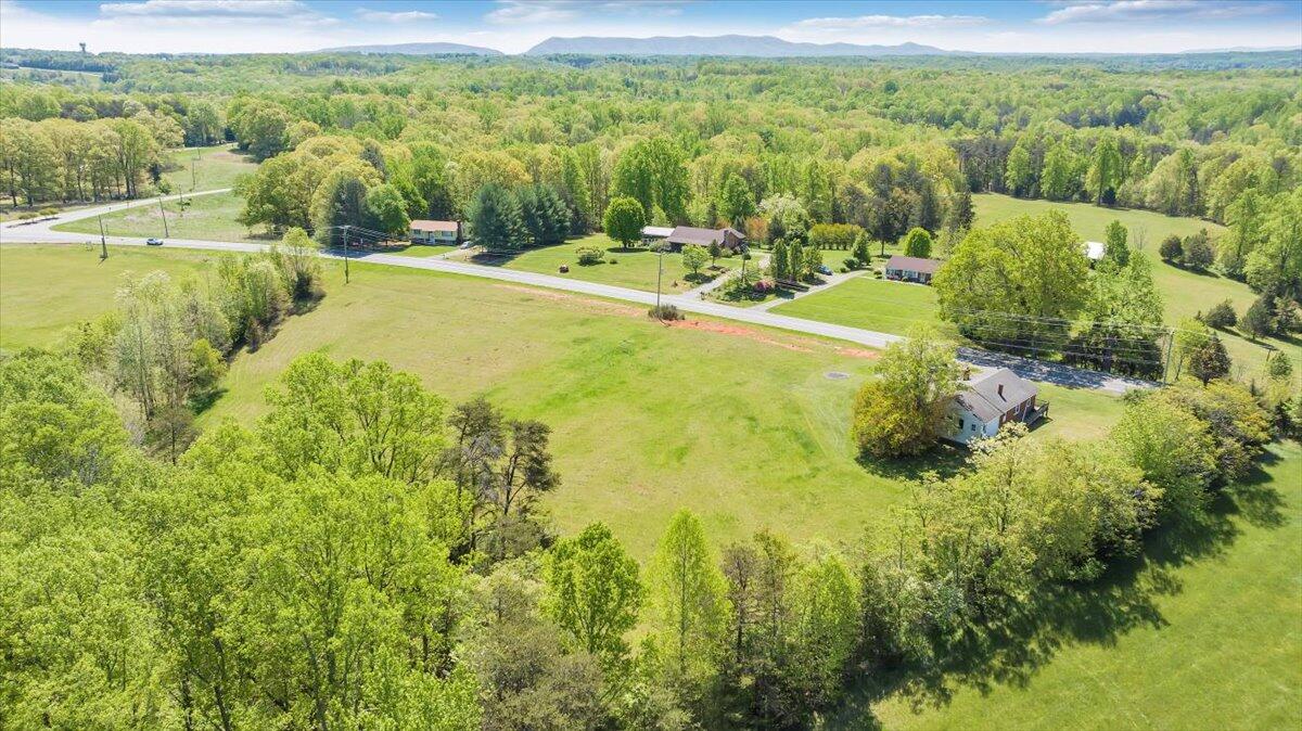 15723 Moneta RD, Moneta, VA 24121 — photo 3