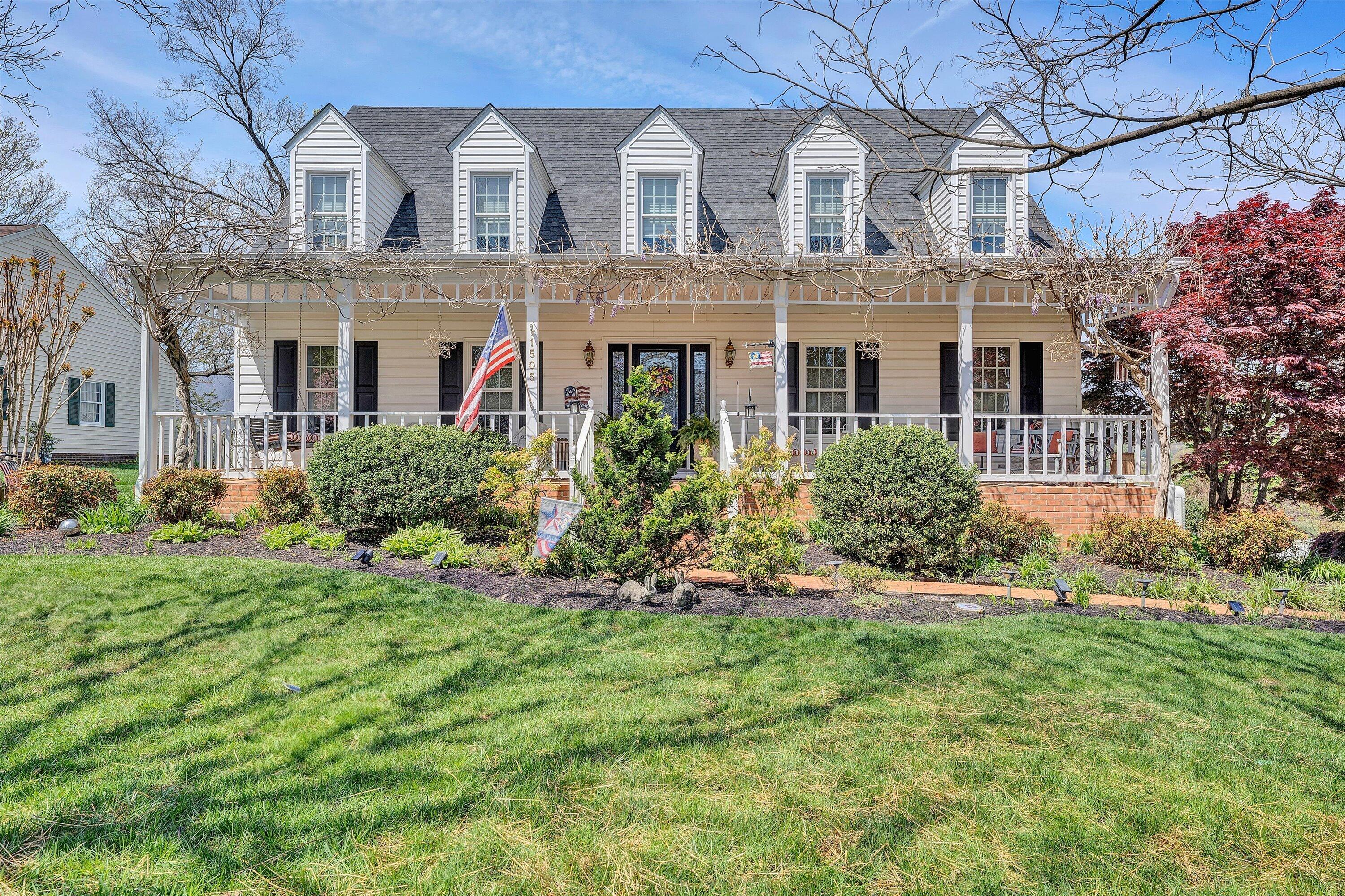 1505 Ashley Dr — photo