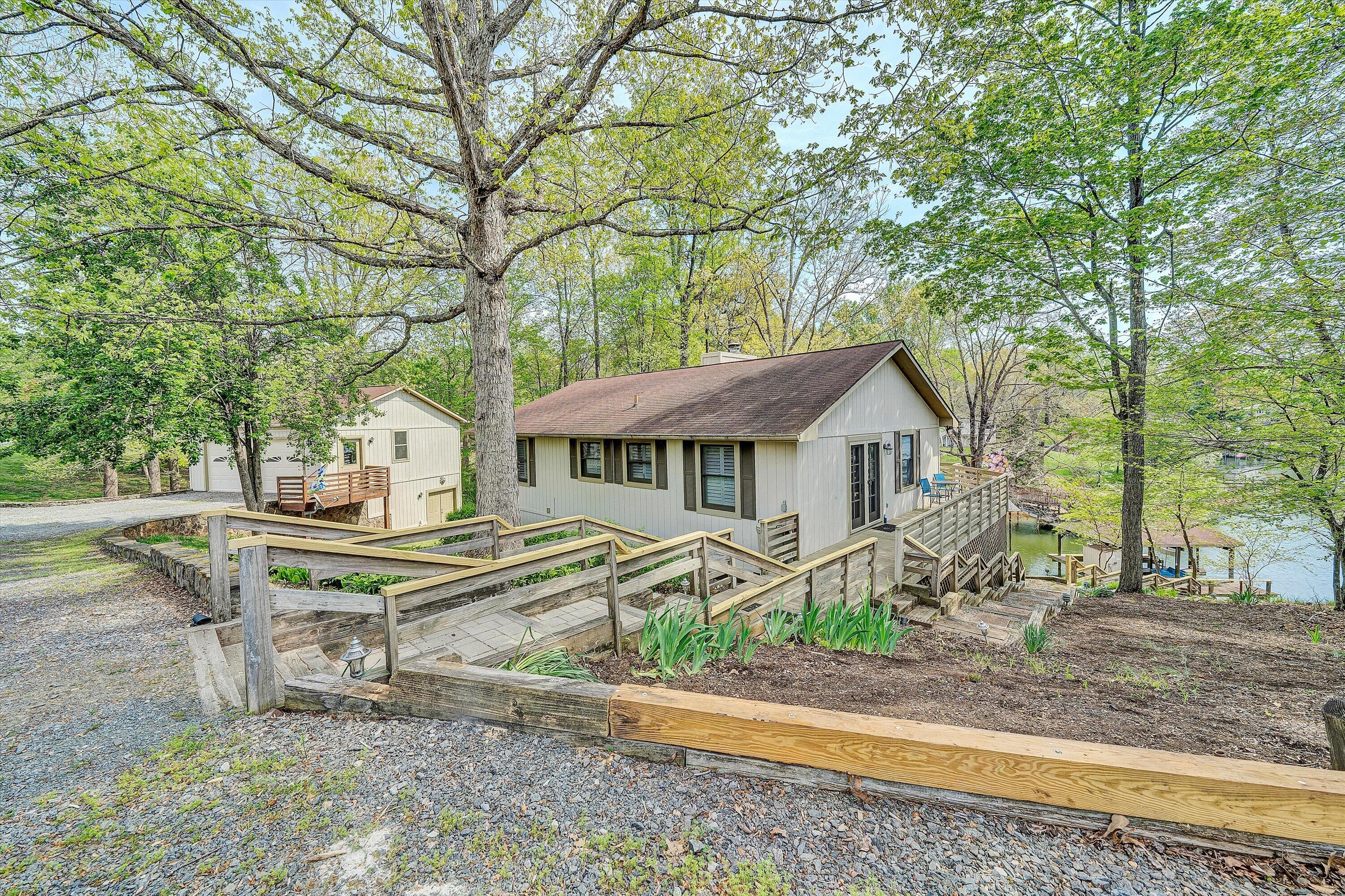 259 Brooks Point Ln — photo