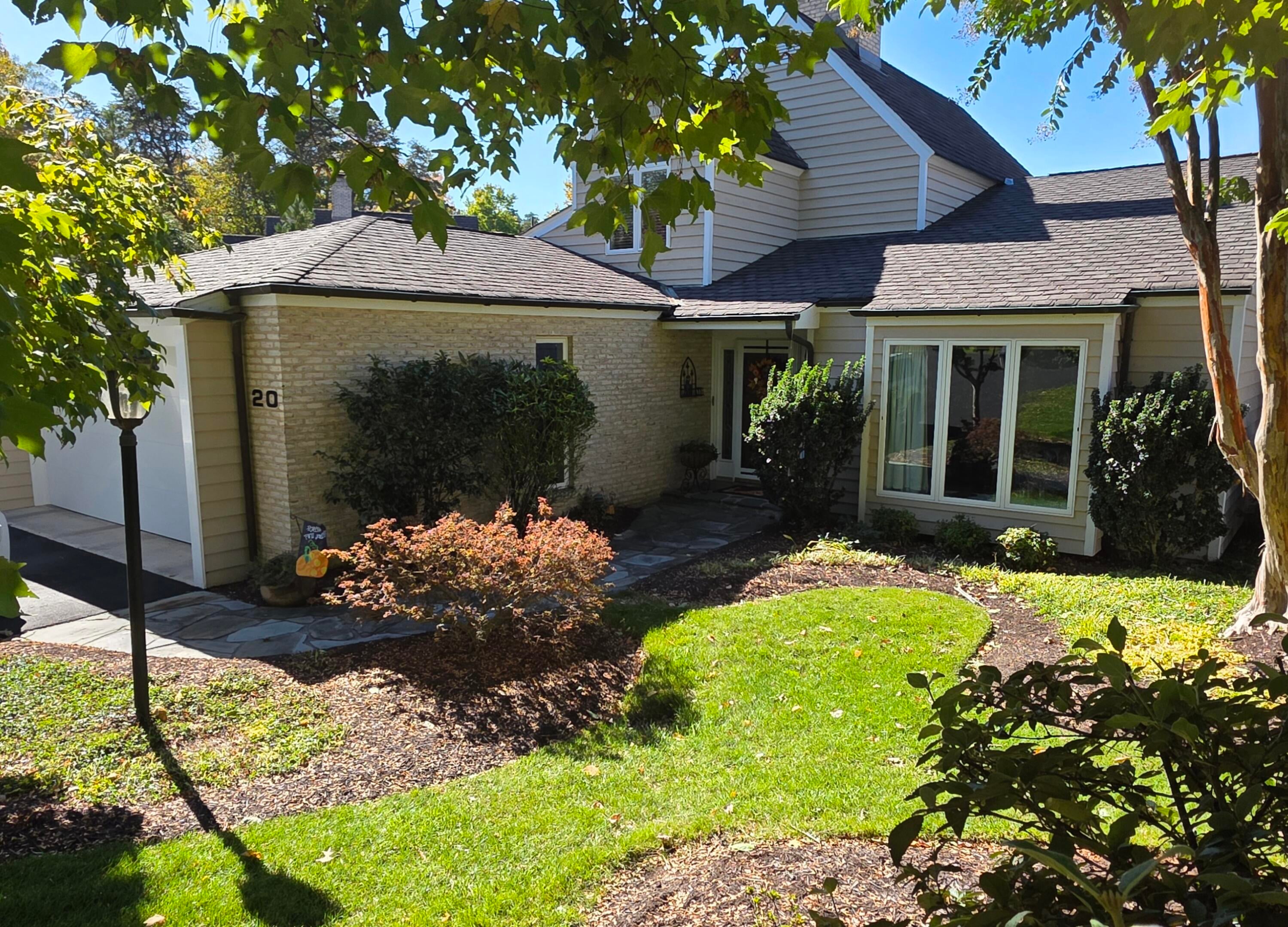 253 Island Green Dr — photo