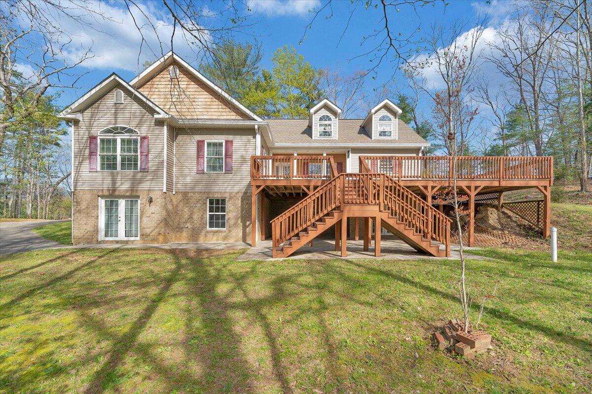 363 Ezra Dr — photo