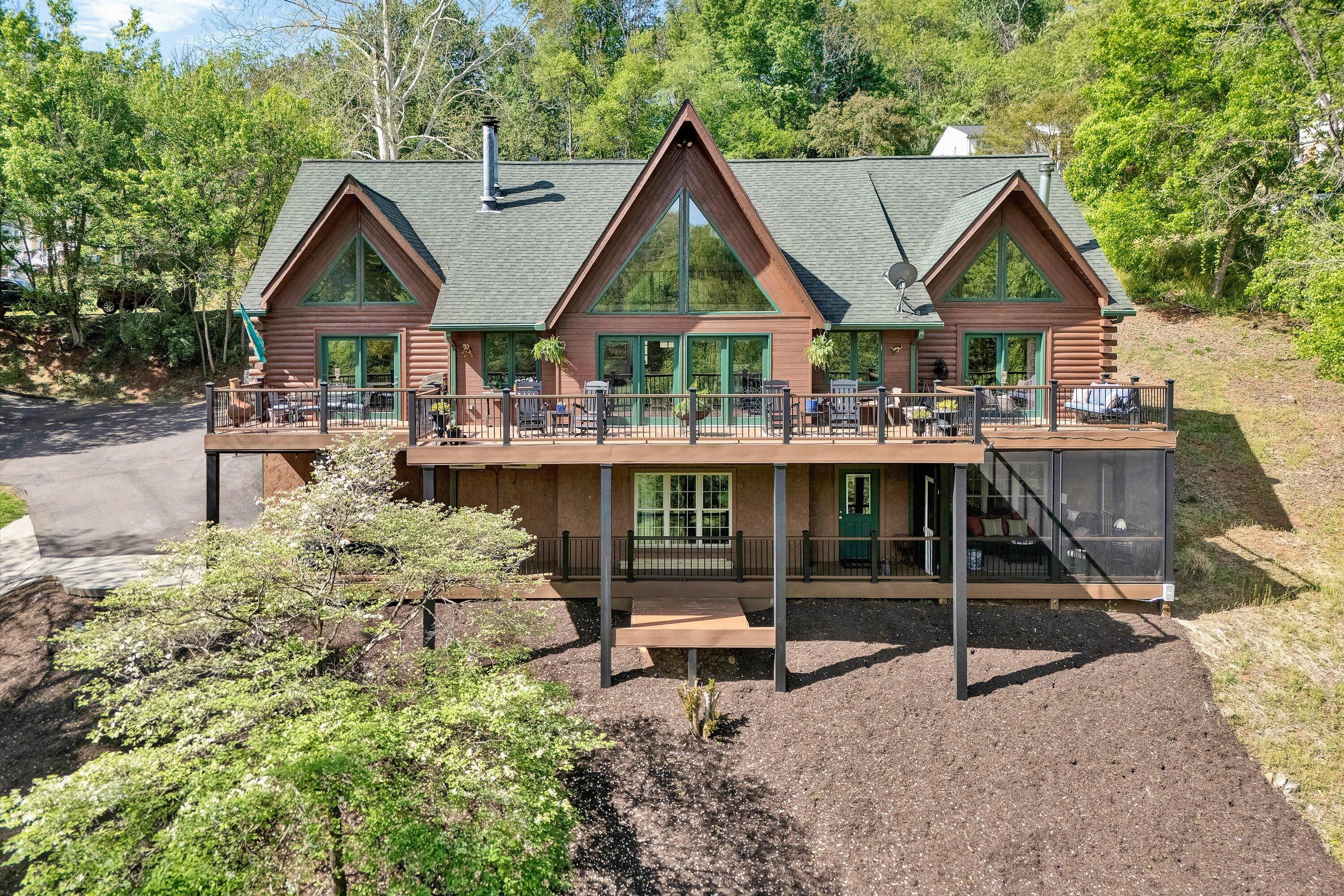 540 Lakeshore Terrace Rd — photo