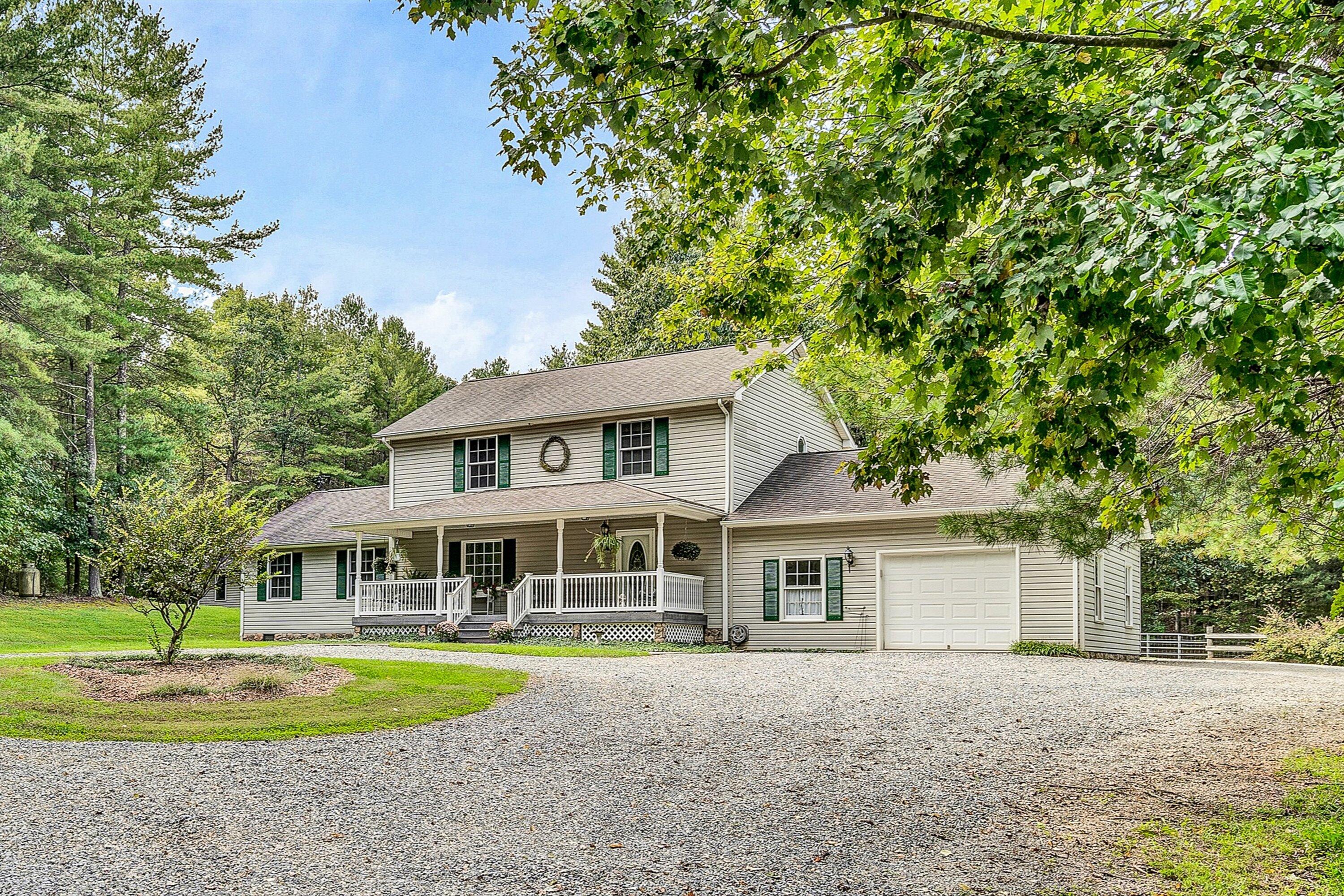 230 Wedgewood Dr — photo