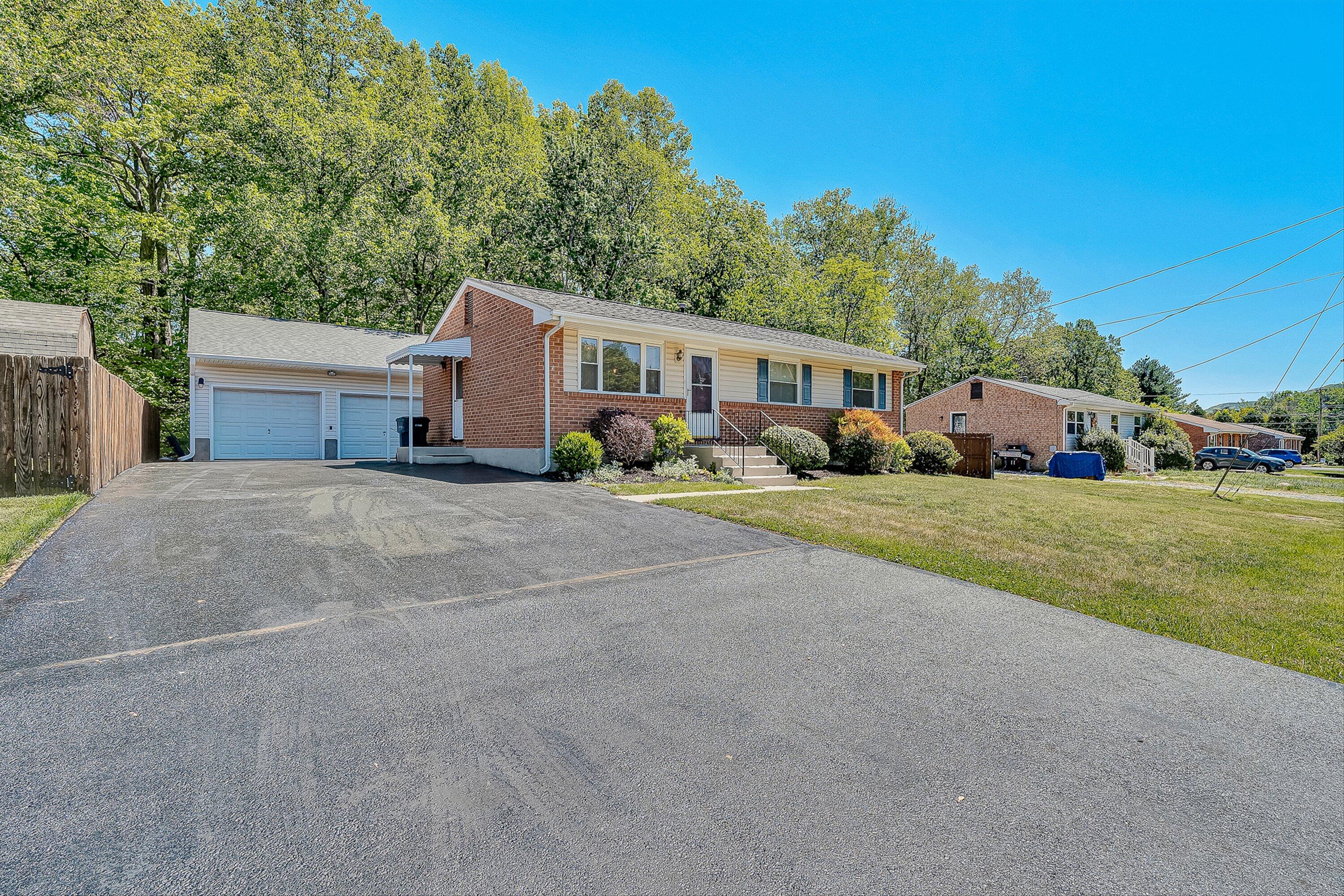 2725 Beaver Brook Rd — photo
